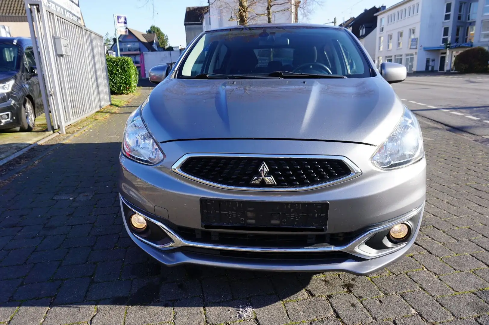 Mitsubishi Space Star Edition 100+ 1-Hand/Automatik/Navi Grijs - 2