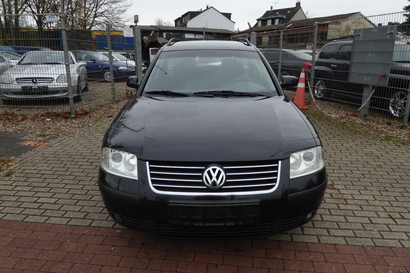 Volkswagen Passat Variant Basis/ Klima/ Tempomat/ TOP! Noir - 2
