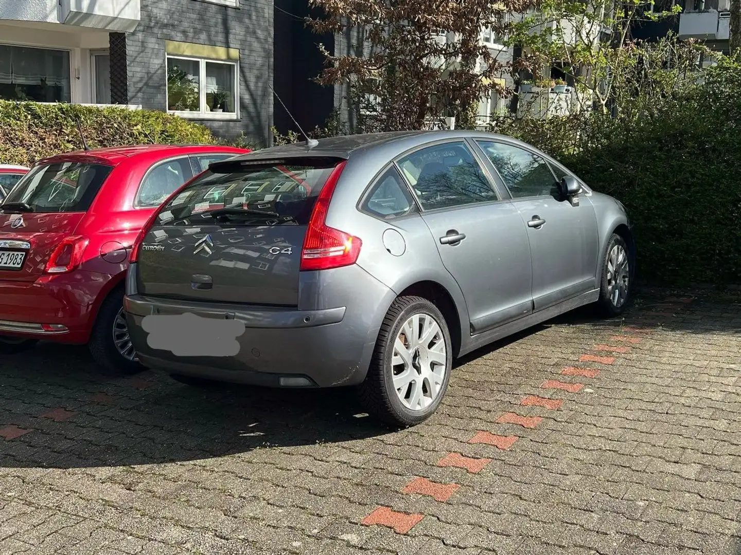 Citroen C4 C4 1.6 HDi FAP Confort srebrna - 1