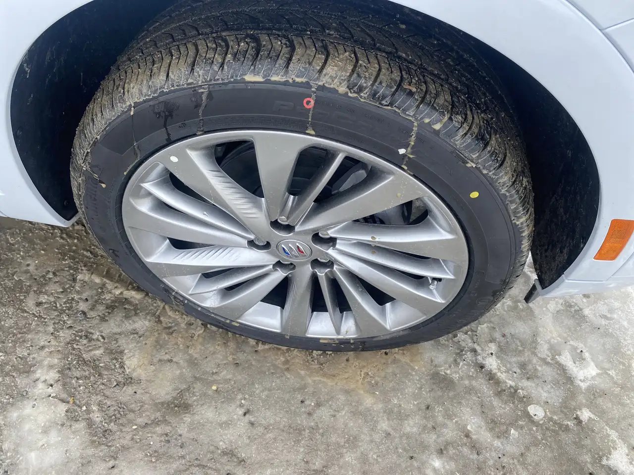 Buick Envision снимка Buick Envision