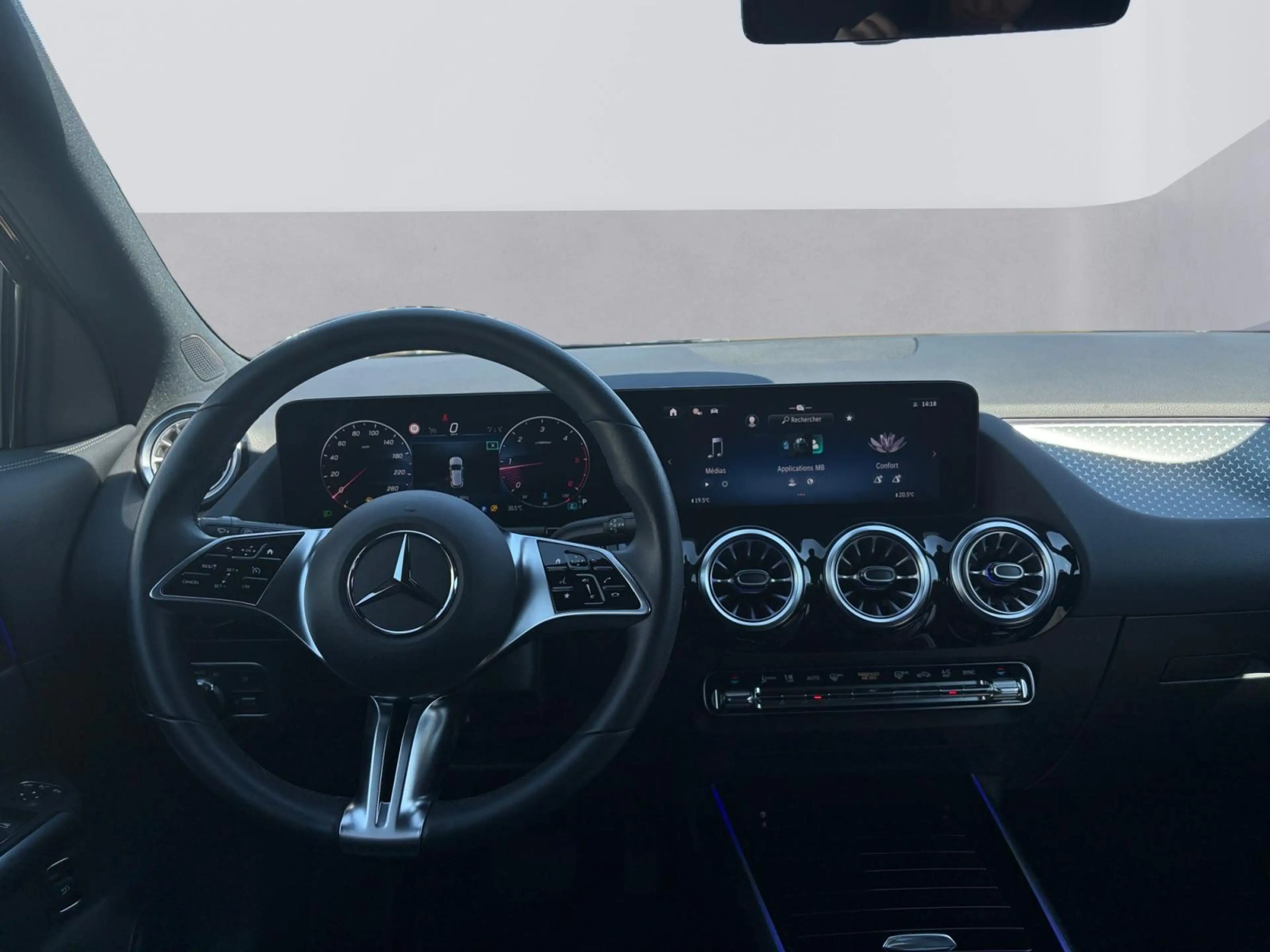 Mercedes-Benz GLA 180 180d Business Line — photo 11