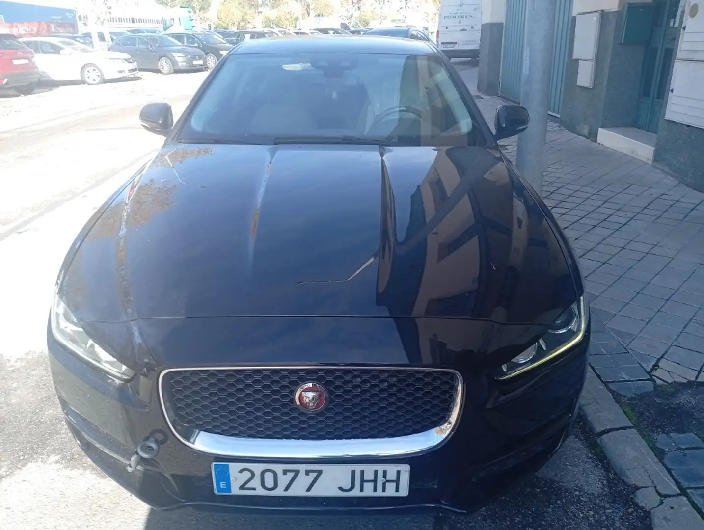 Jaguar XE 2.0 Diesel Pure AWD Aut. 180 Negro - 2