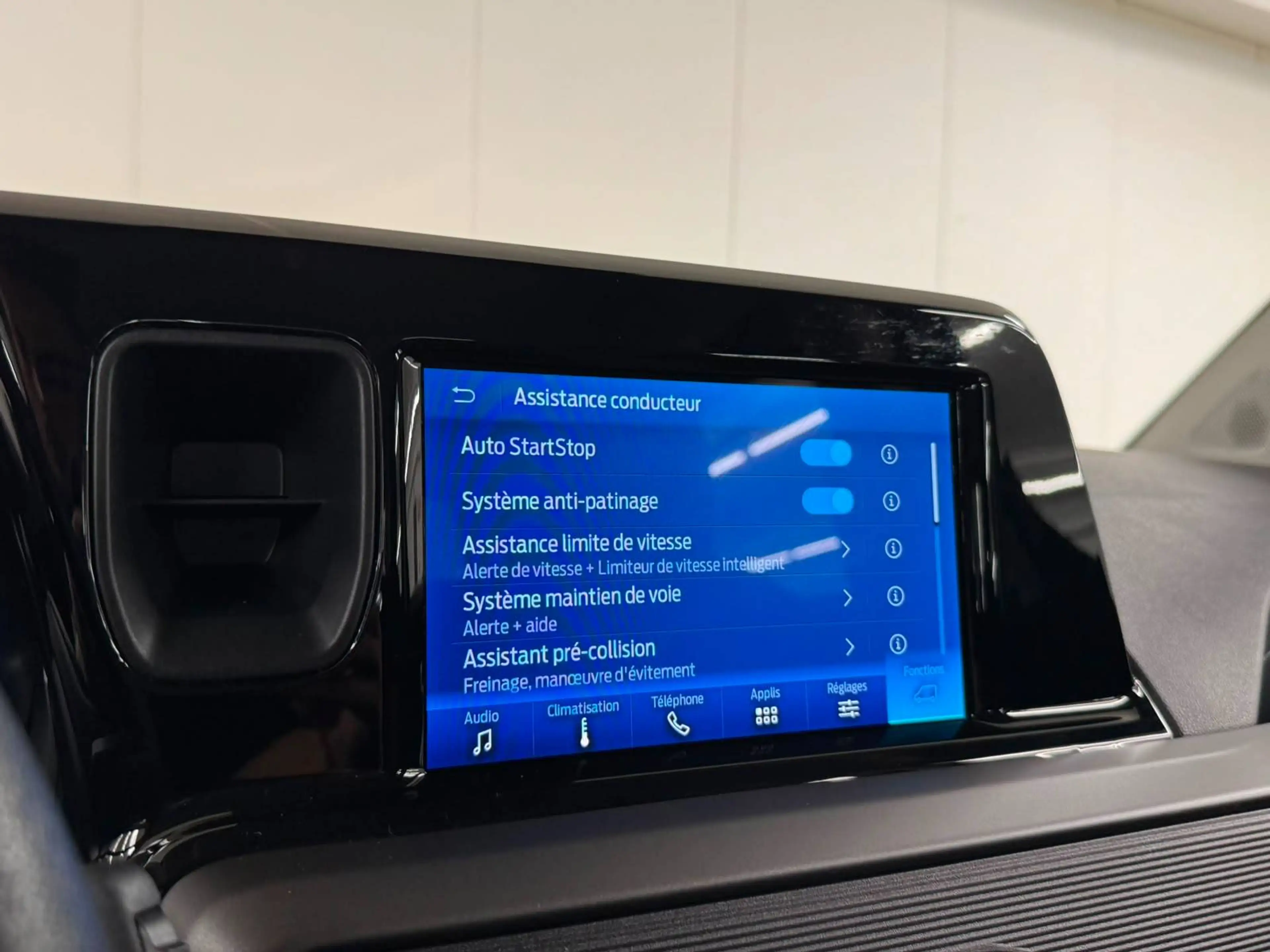 Ford Tourneo Courier 1.0 EcoBoost 125 CV !! 16000 KM !! 5 PLACES !! — photo 15