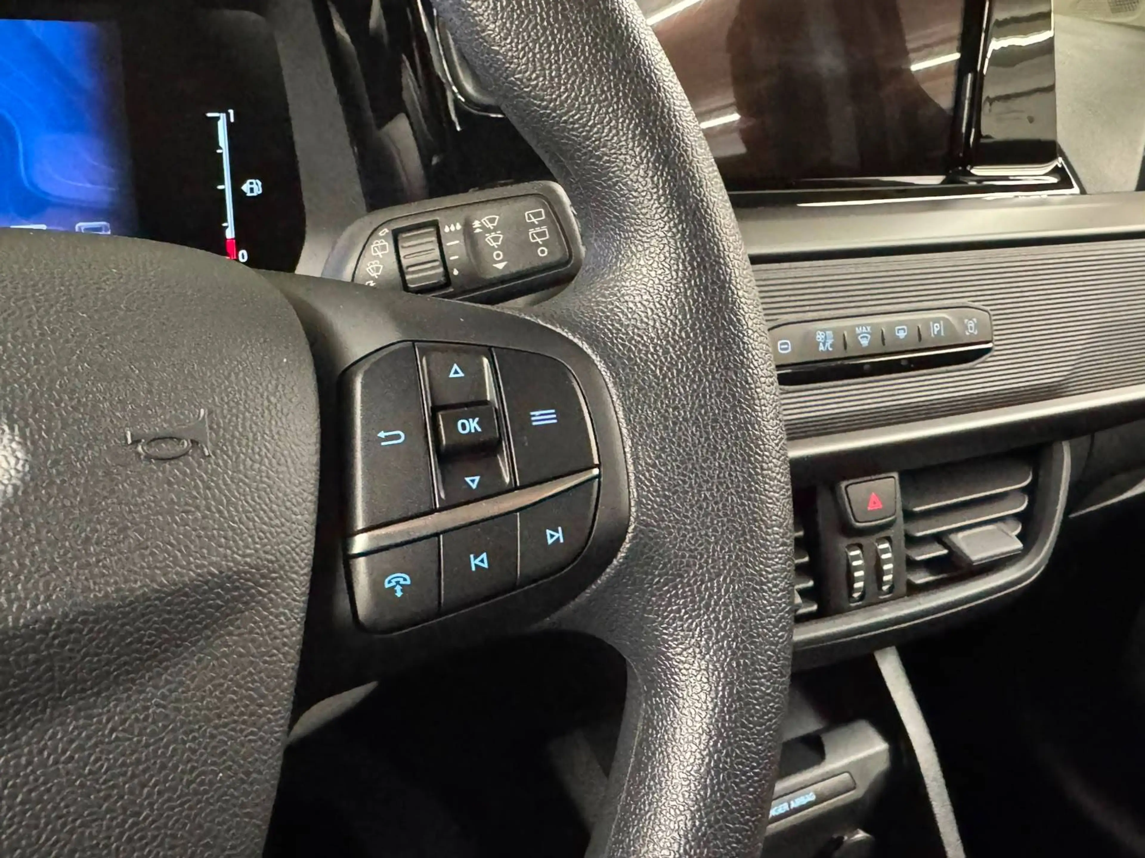 Ford Tourneo Courier 1.0 EcoBoost 125 CV !! 16000 KM !! 5 PLACES !! — photo 12