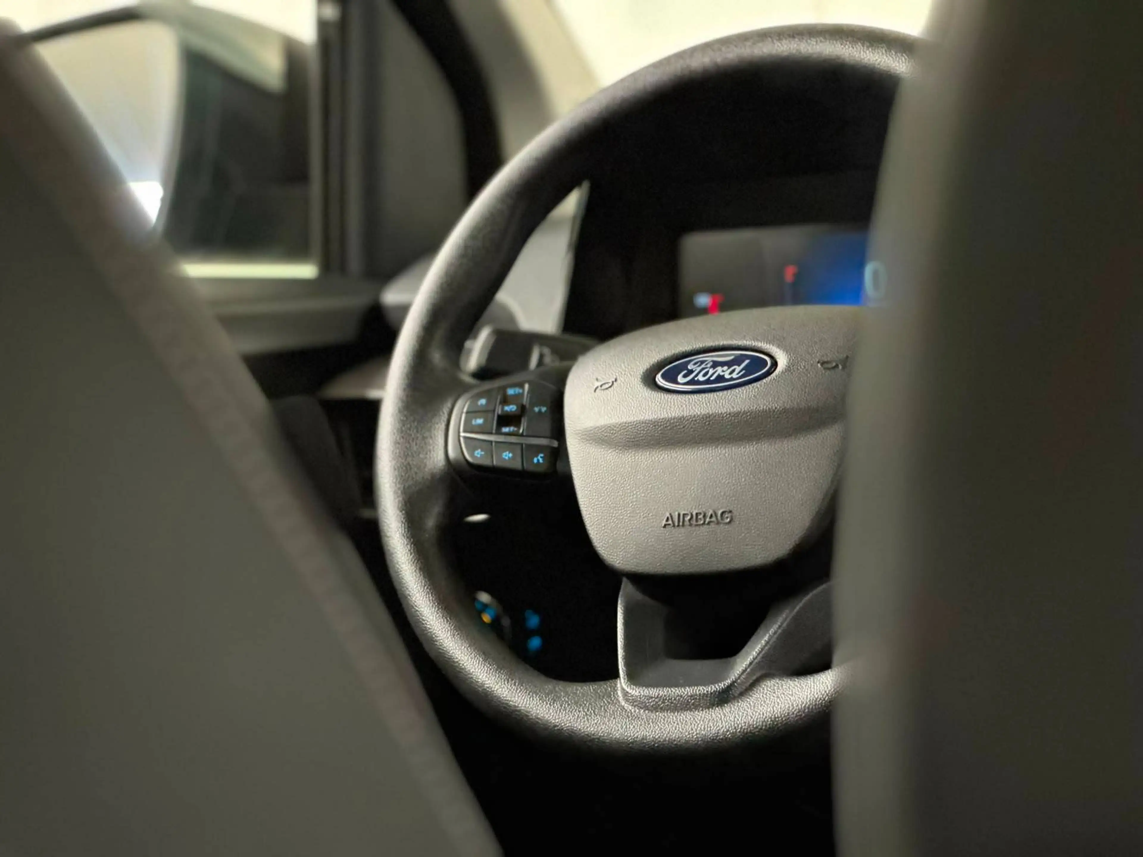 Ford Tourneo Courier 1.0 EcoBoost 125 CV !! 16000 KM !! 5 PLACES !! — photo 11