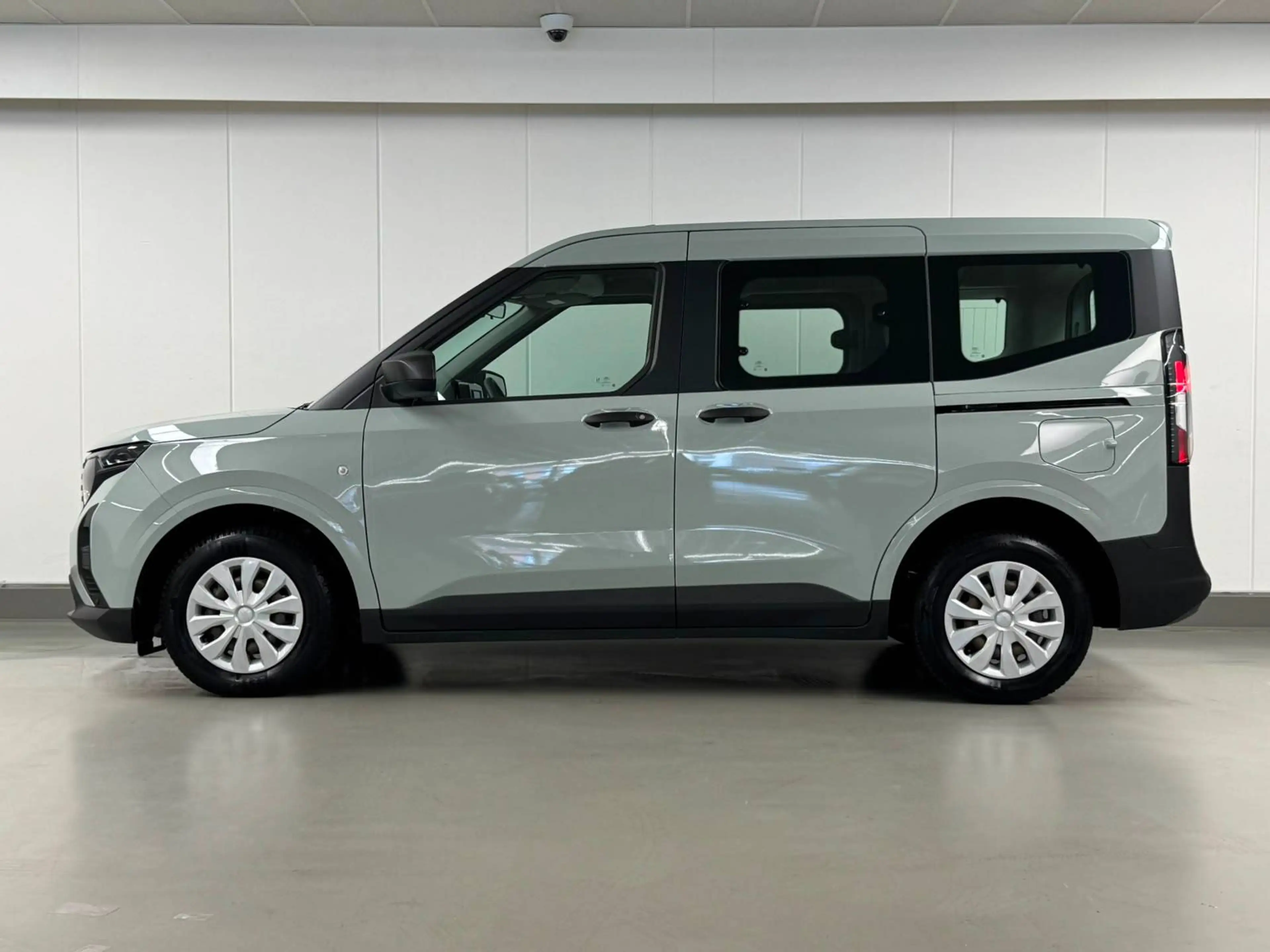 Ford Tourneo Courier 1.0 EcoBoost 125 CV !! 16000 KM !! 5 PLACES !! — photo 2