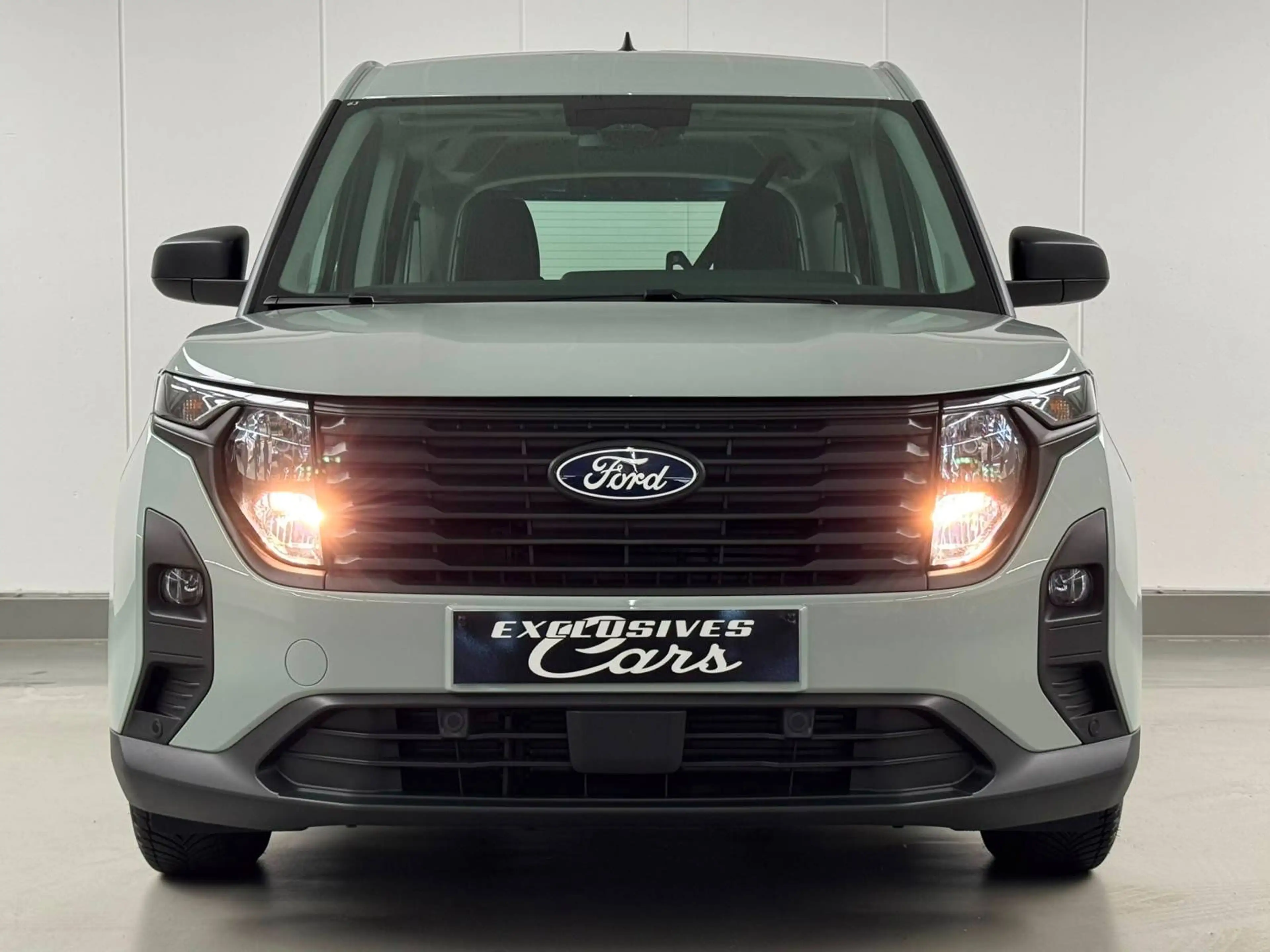 Ford Tourneo Courier 1.0 EcoBoost 125 CV !! 16000 KM !! 5 PLACES !! — photo 3