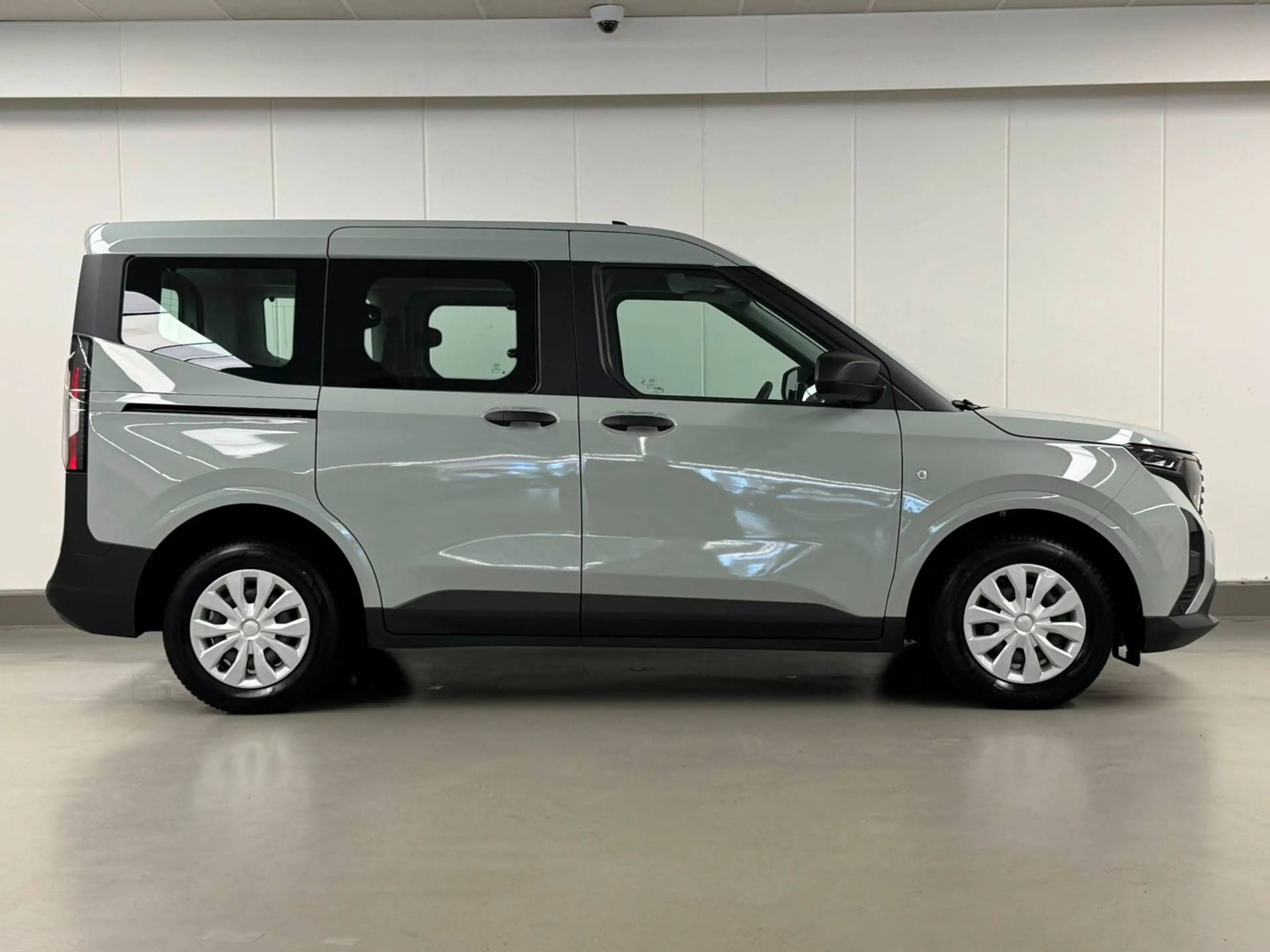 Ford Tourneo Courier 1.0 EcoBoost 125 CV !! 16000 KM !! 5 PLACES !! — photo 4