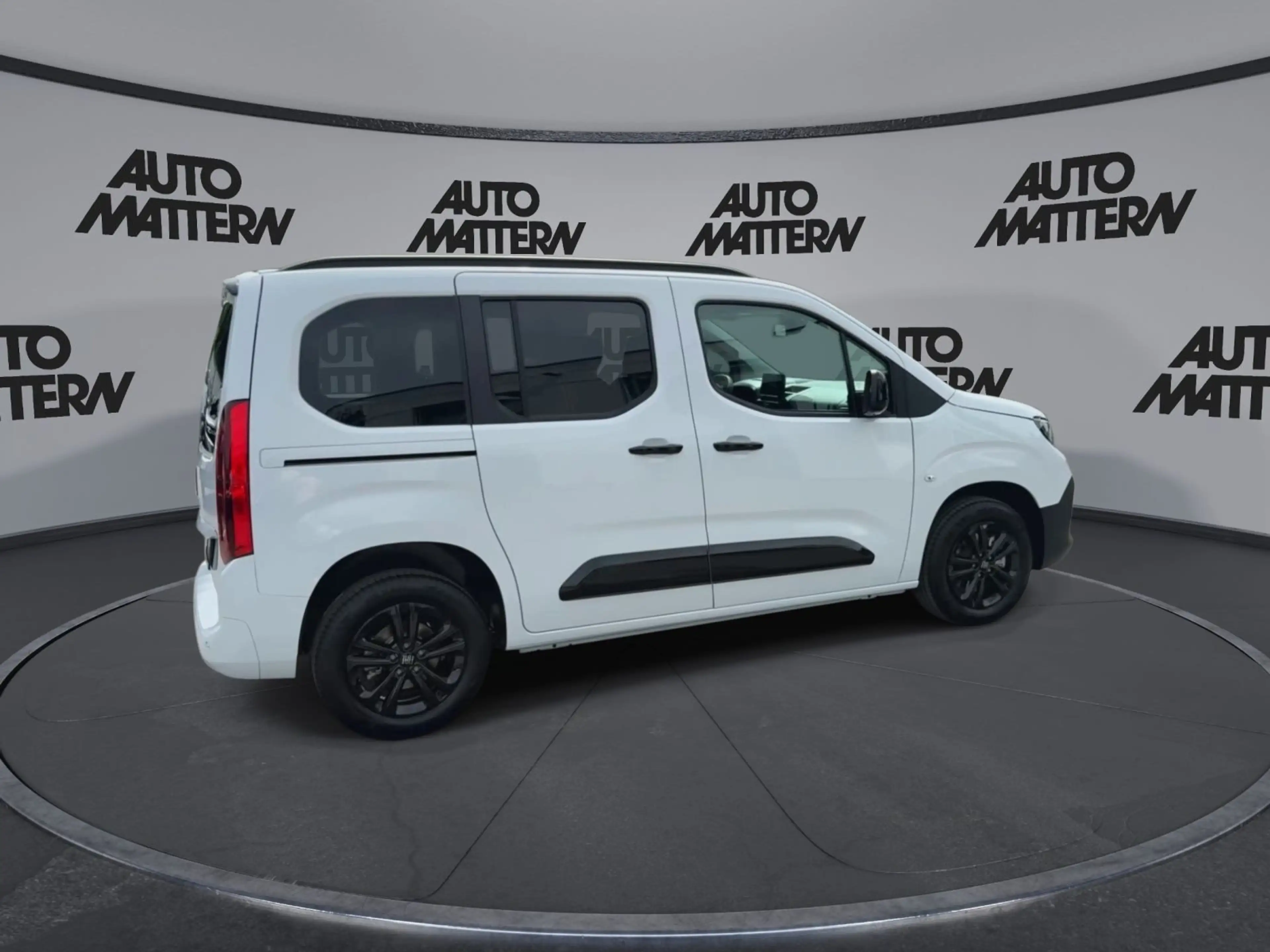 Fiat Qubo L 5-Sitzer L1 1.5 Diesel 96 kW Pop — photo 8