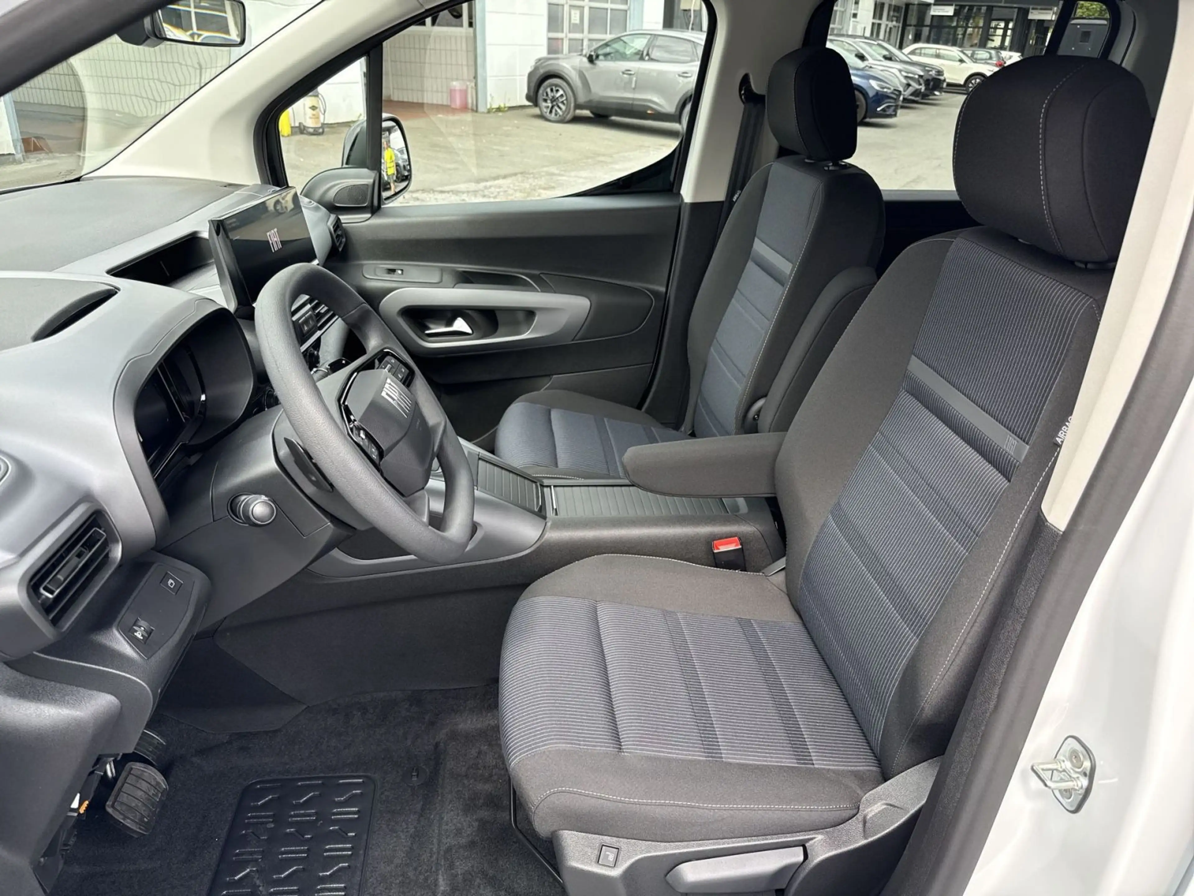 Fiat Qubo L 5-Sitzer L1 1.5 Diesel 96 kW Pop — photo 12