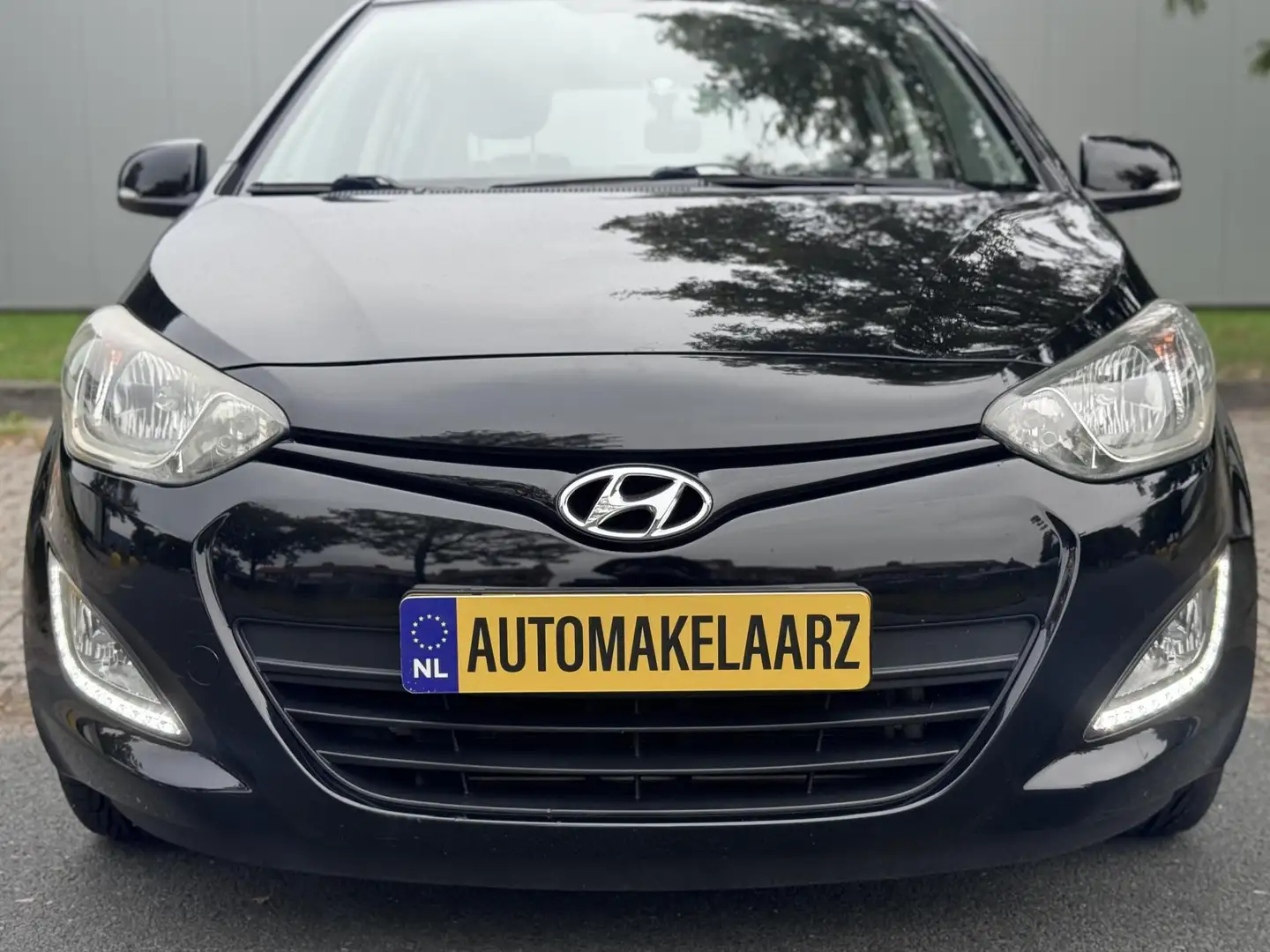 Hyundai i20 1.2i i-Deal | START/STOP TREKHAAK NAVIGATIE Schwarz - 2