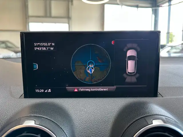 Audi Q2 view 15