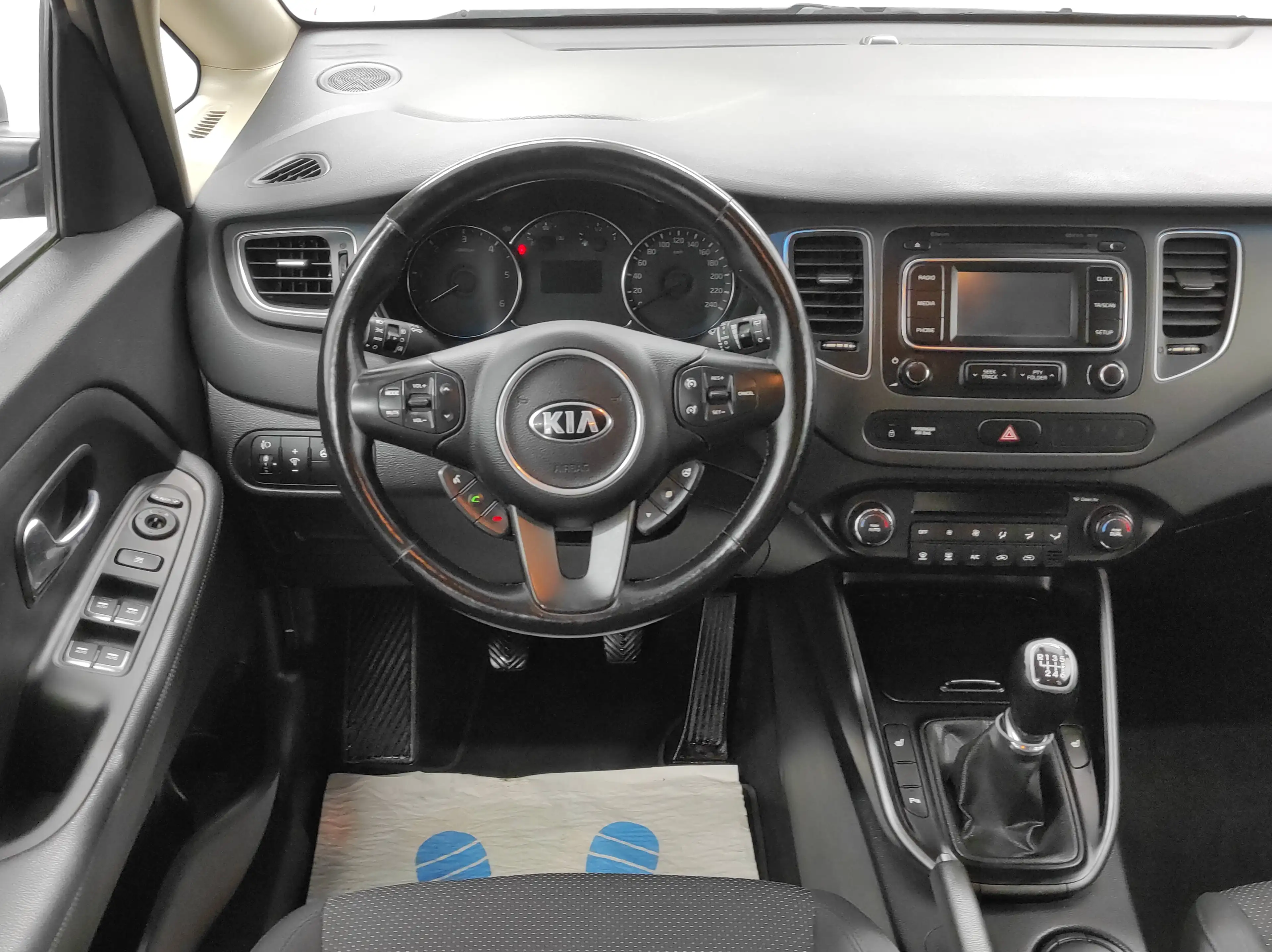 Kia Carens 1.7 CRDI KLIMAA SHZ+LENKRAD KAMERA TEMP BC LED USB — photo 13