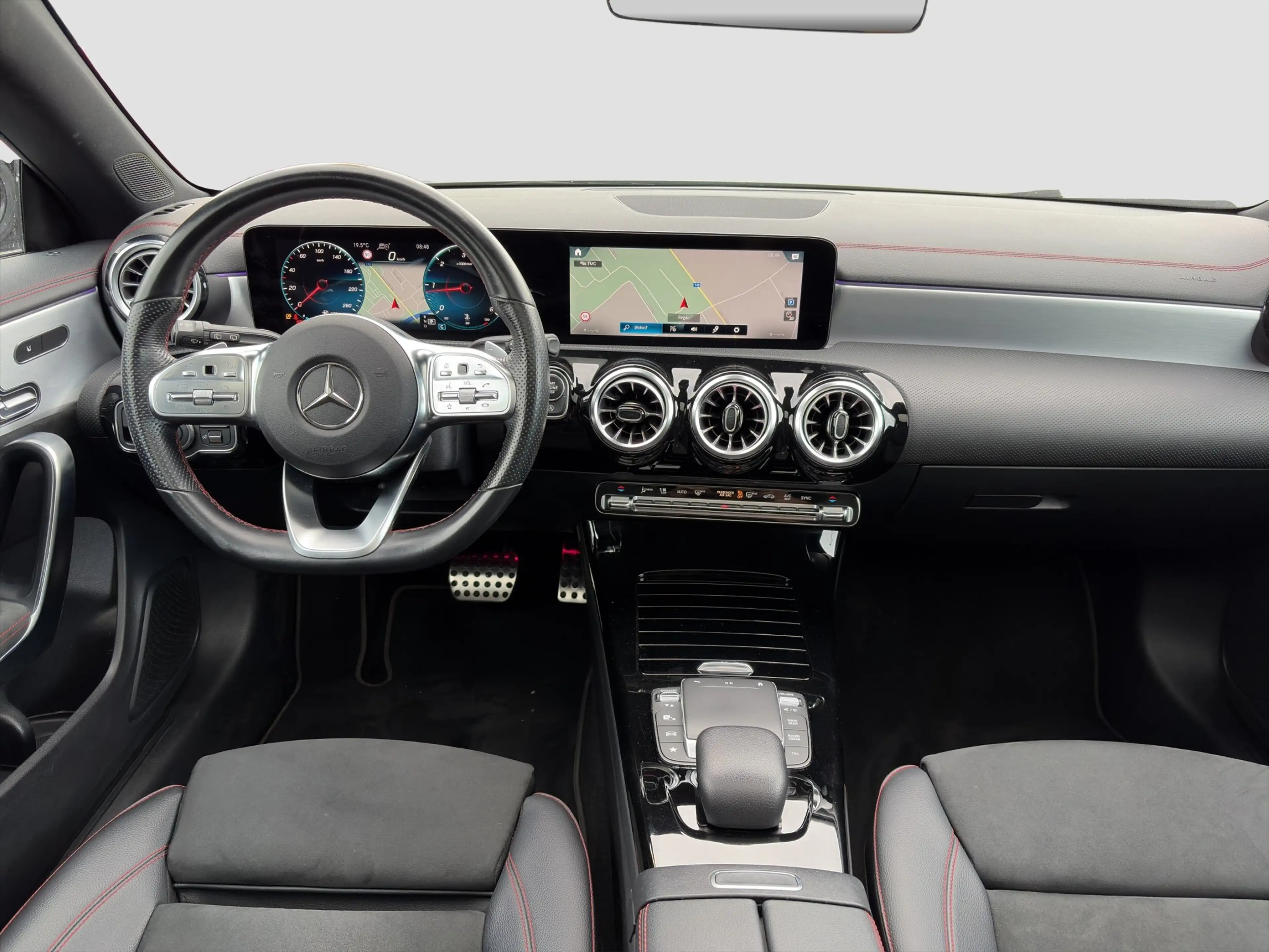 Mercedes-Benz CLA 220 d Shooting Brake 4matic AMG Line — photo 12