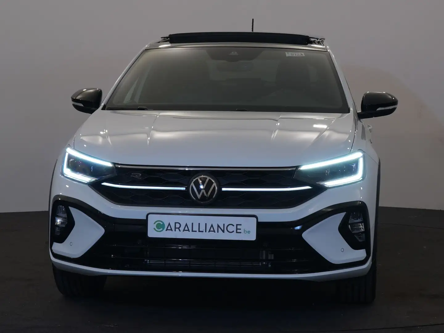 Volkswagen Taigo R-Line 1.0TSI|DSG|BlackStyle|Pano|JA18|NavByAPP|MA Wit - 2