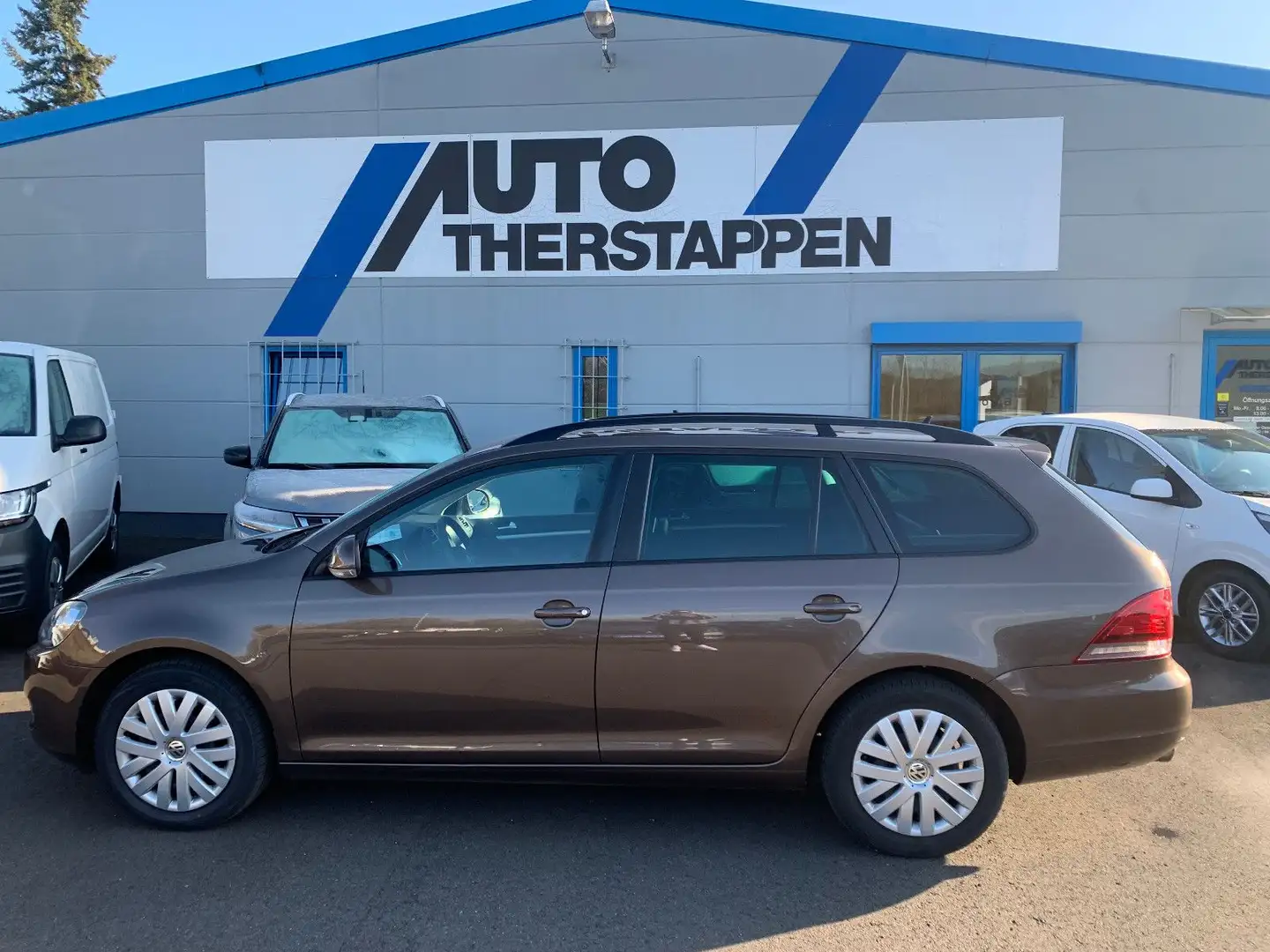 Volkswagen Golf Ko. 1.2TSI Trendline Sitzh./PDC/6 Gang/AHK Braun - 2