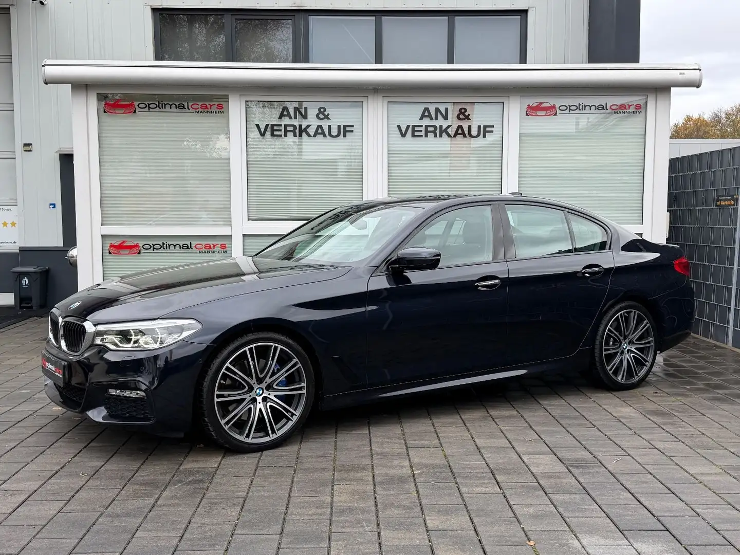 BMW 530 i xDrive M Sport/B&W/AHK/2.HND/HEAD-UP/8FACH Schwarz - 1