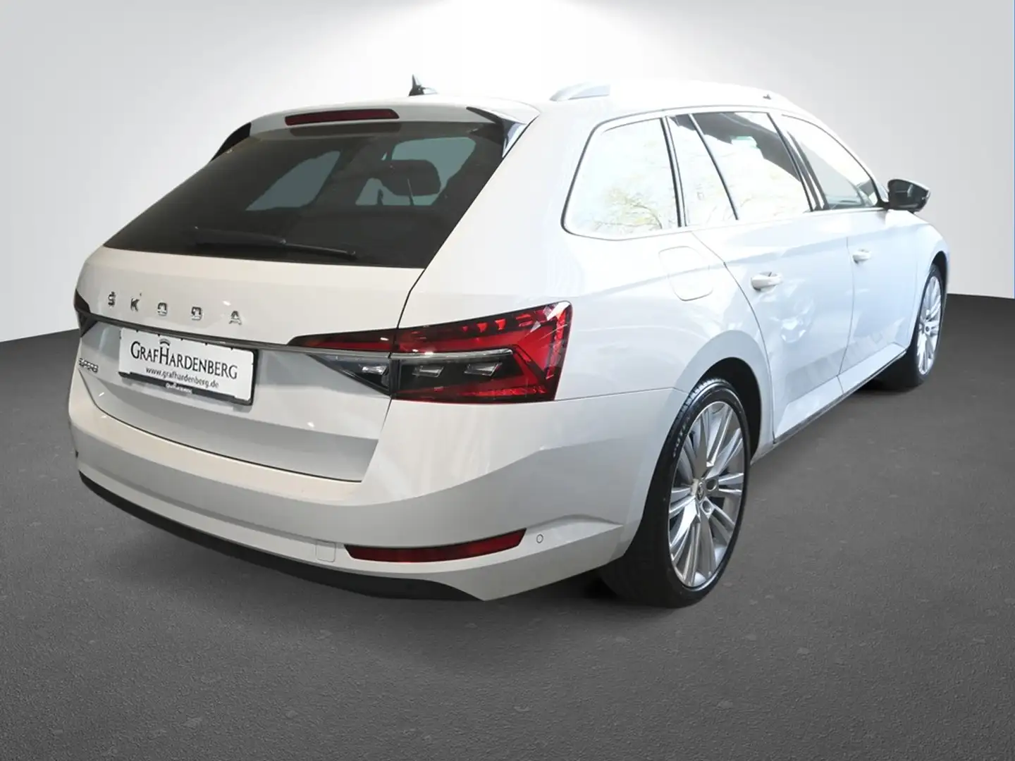 Skoda Superb Combi Style 2,0 TDI 147 kW DSG Style Weiß - 2