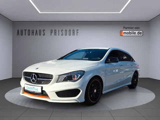 Mercedes-Benz CLA 200 Shooting Brake Orange Art Edition AMG