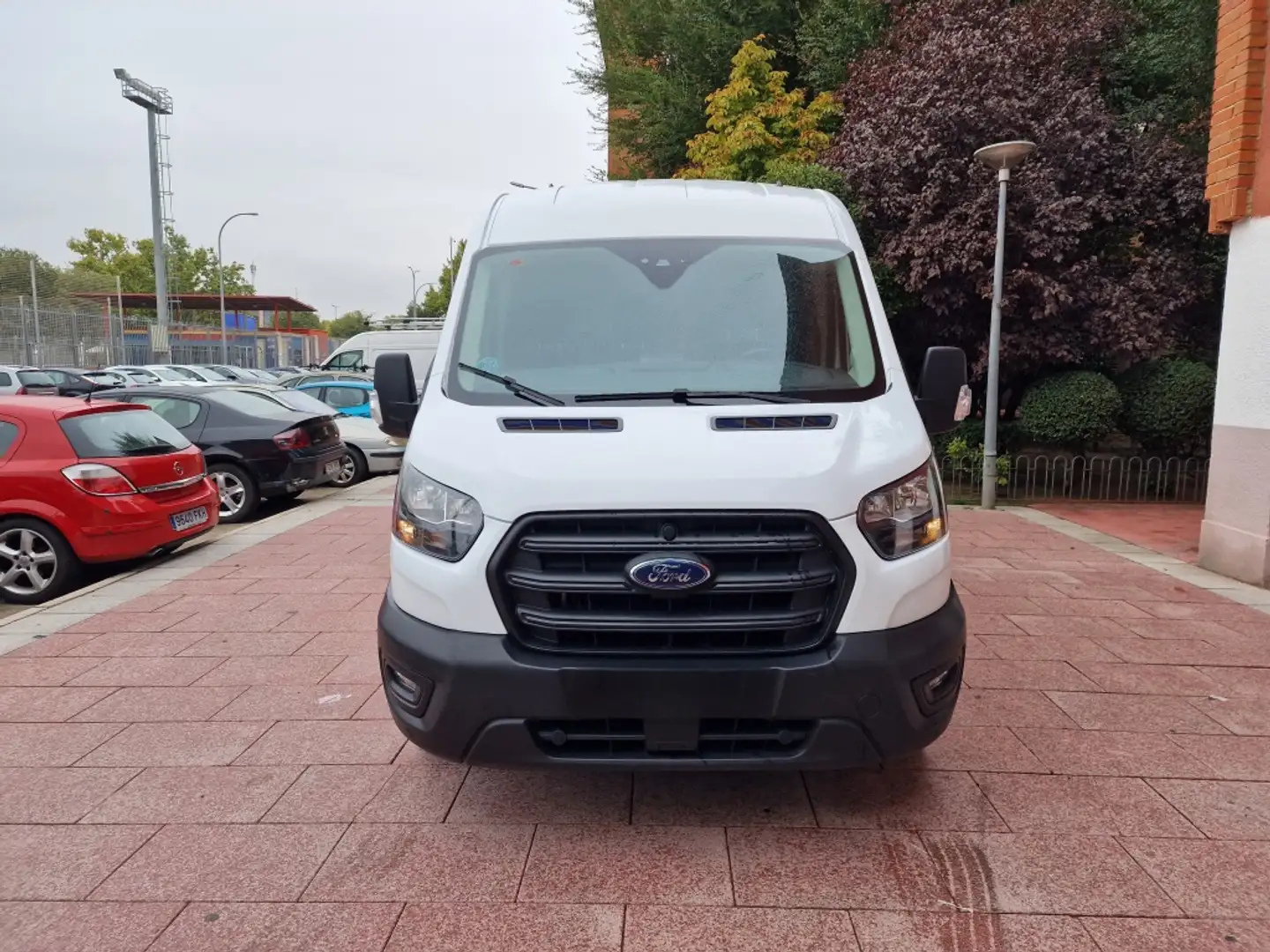 Ford Transit FT 350 L3 Van Trend 130 Blanc - 2