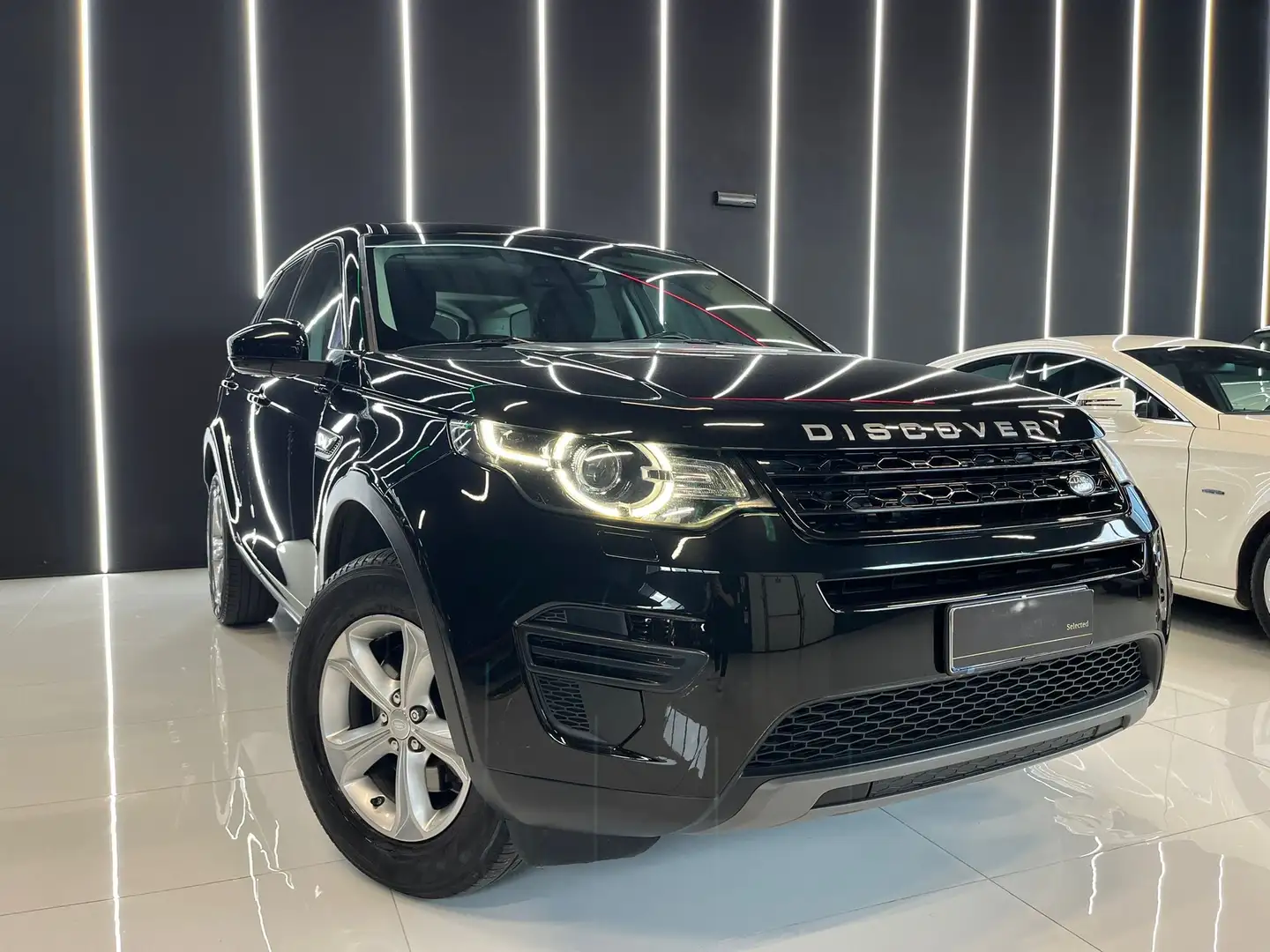 Land Rover Discovery Sport 2.0 td4 HSE Luxury awd 150cv auto Nero - 1