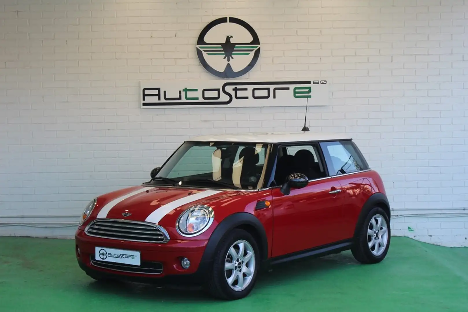 MINI Cooper (R56) Rood - 1