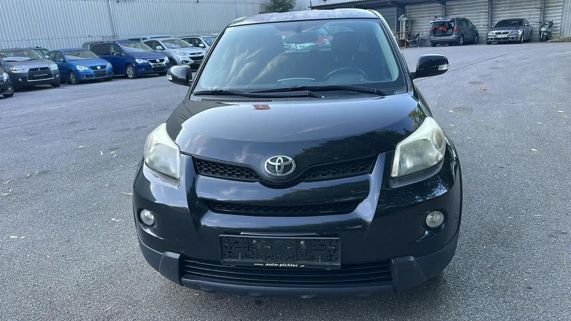 Toyota Urban Cruiser 1.4 D-4D 4x4 Trek+ Noir - 1