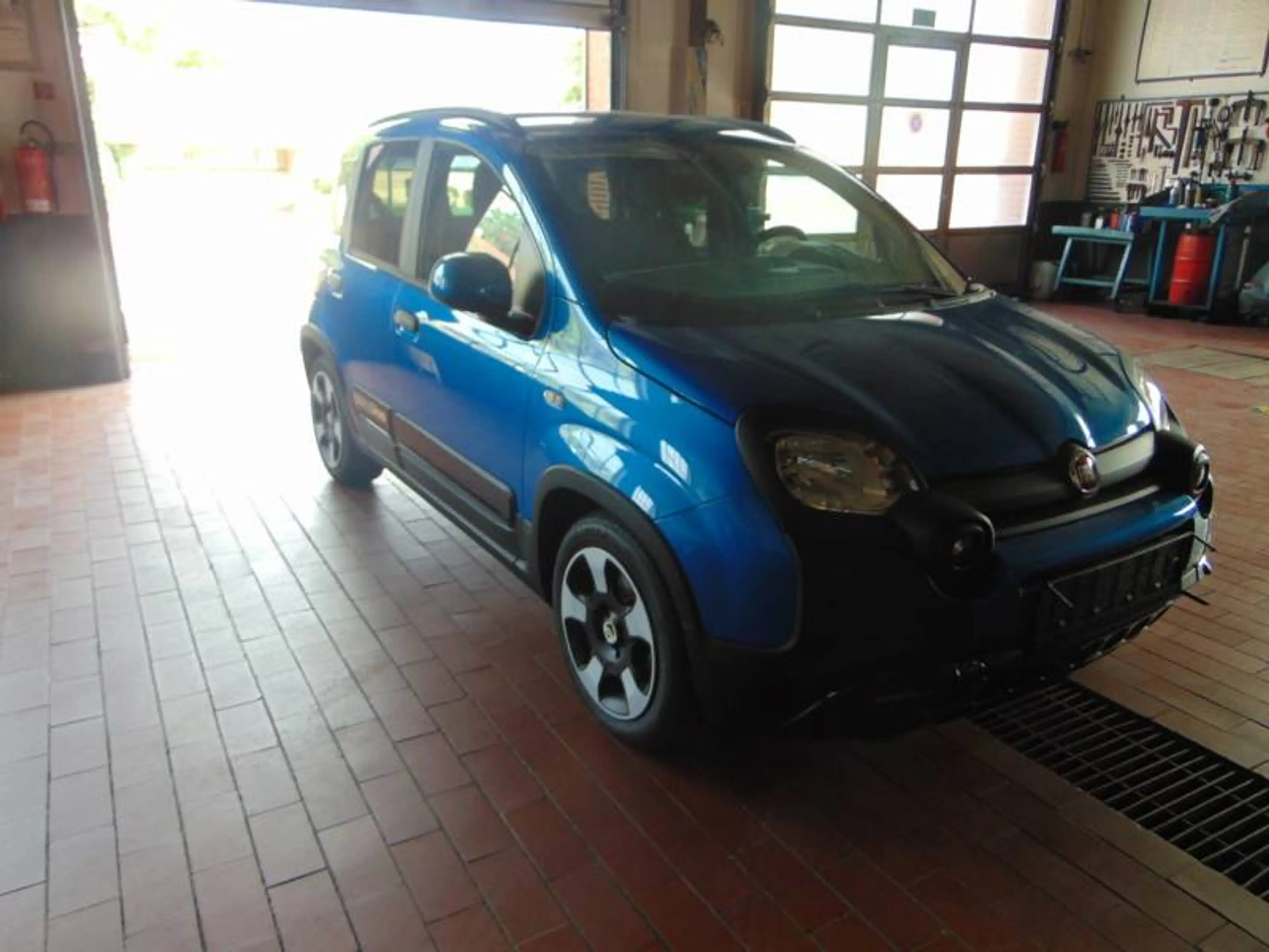 Fiat Pandina Pandina 1.0 GSE Hybrid Cross — photo 2