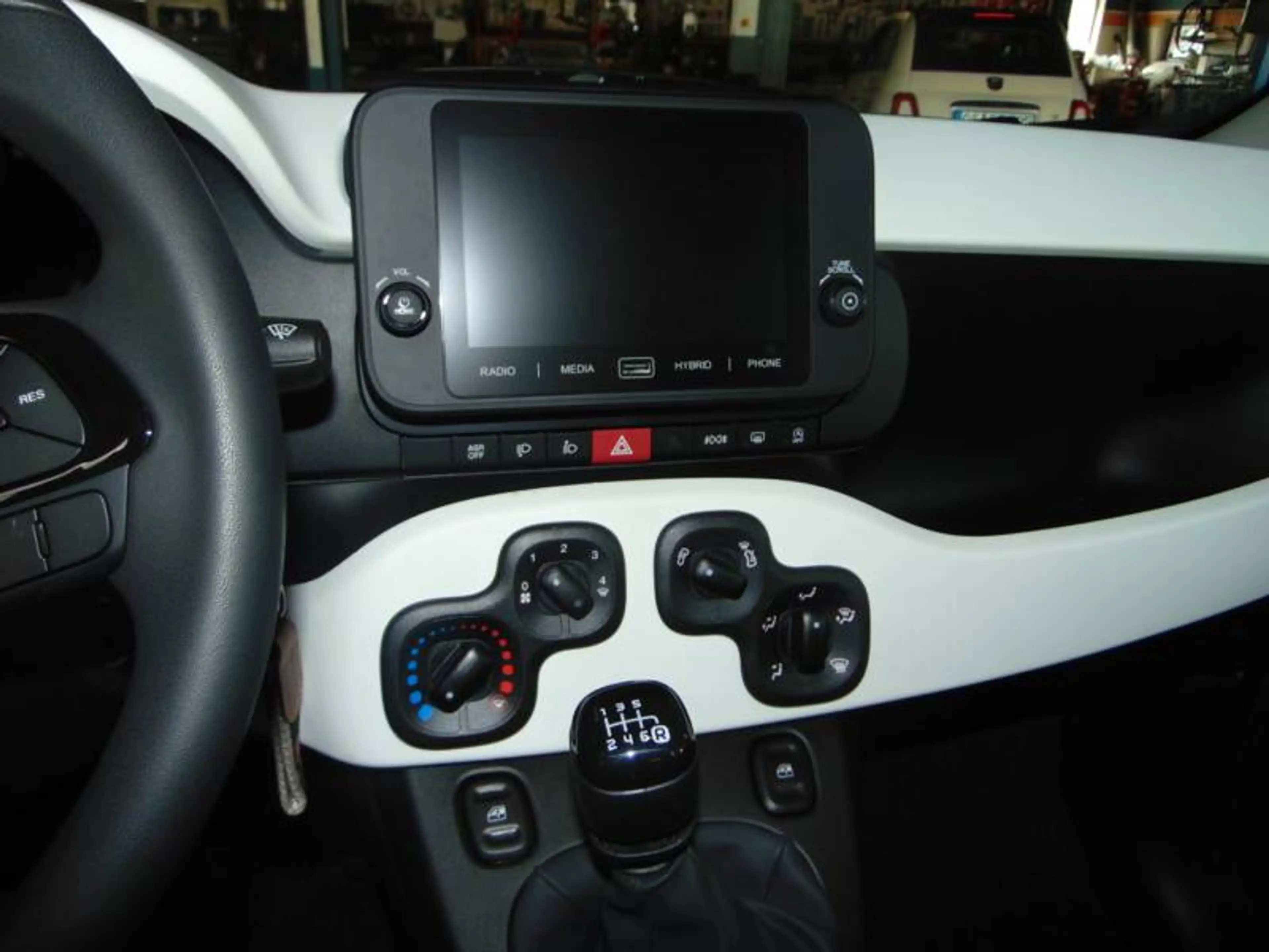 Fiat Pandina Pandina 1.0 GSE Hybrid Cross — photo 13
