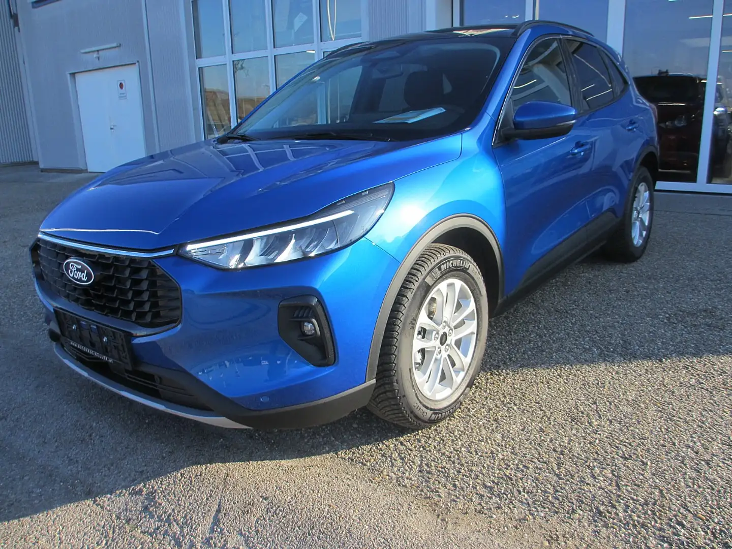 Ford Kuga 1,5 EcoBoost Titanium Blau - 2