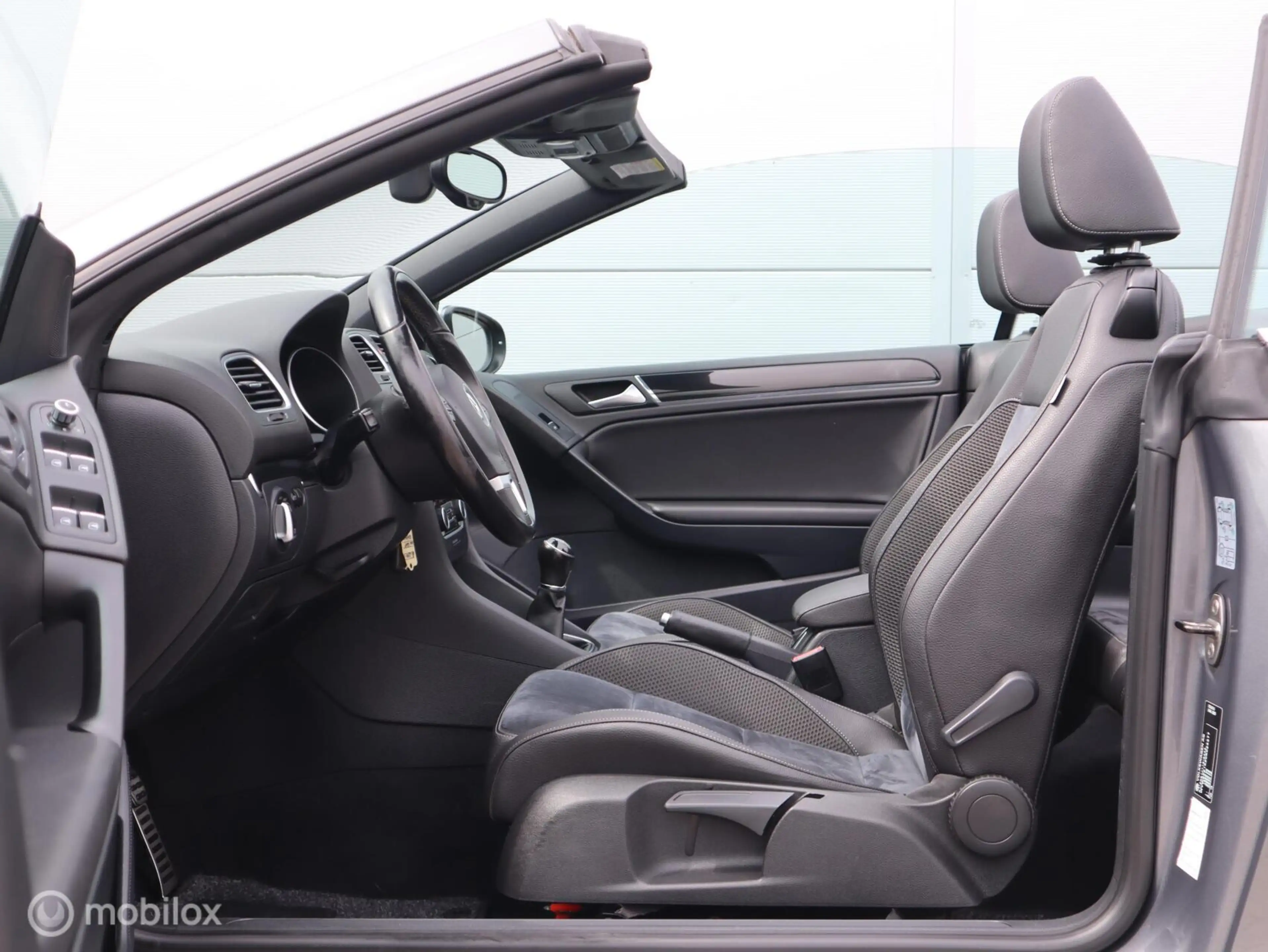Volkswagen Golf Cabriolet 1.2 TSI Leer Navi LED Cruise Clima — photo 13