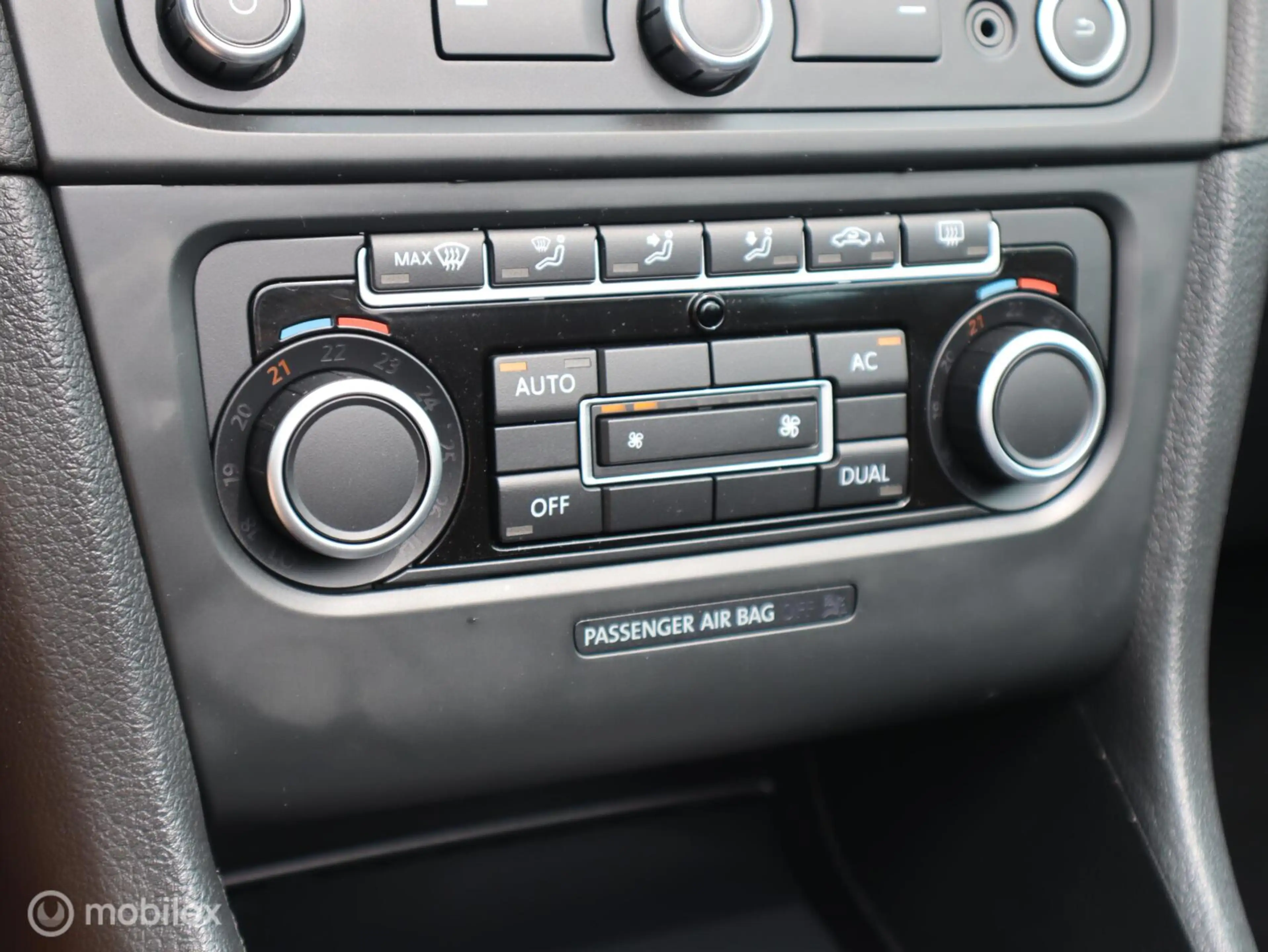 Volkswagen Golf Cabriolet 1.2 TSI Leer Navi LED Cruise Clima — photo 6