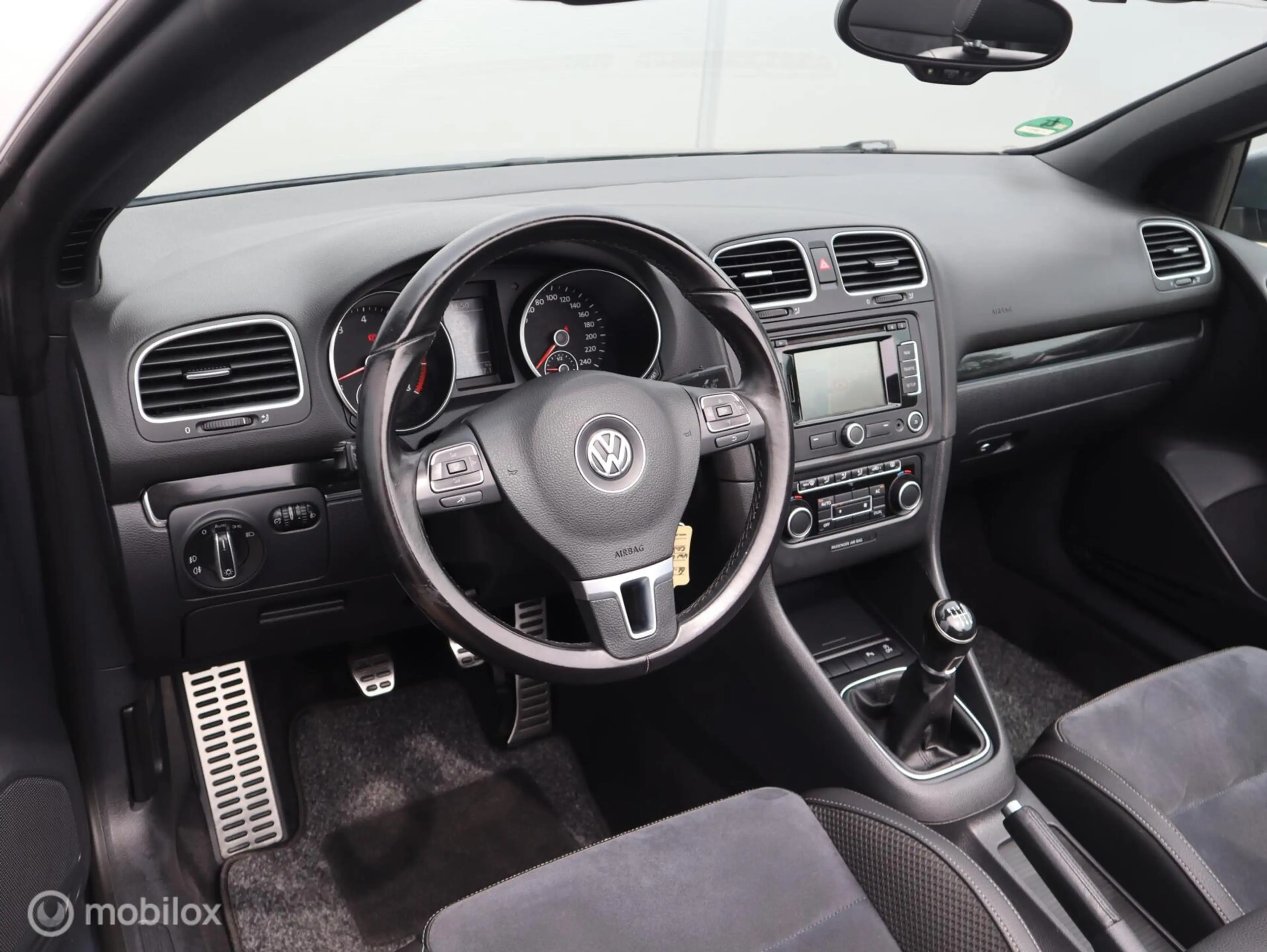 Volkswagen Golf Cabriolet 1.2 TSI Leer Navi LED Cruise Clima — photo 12