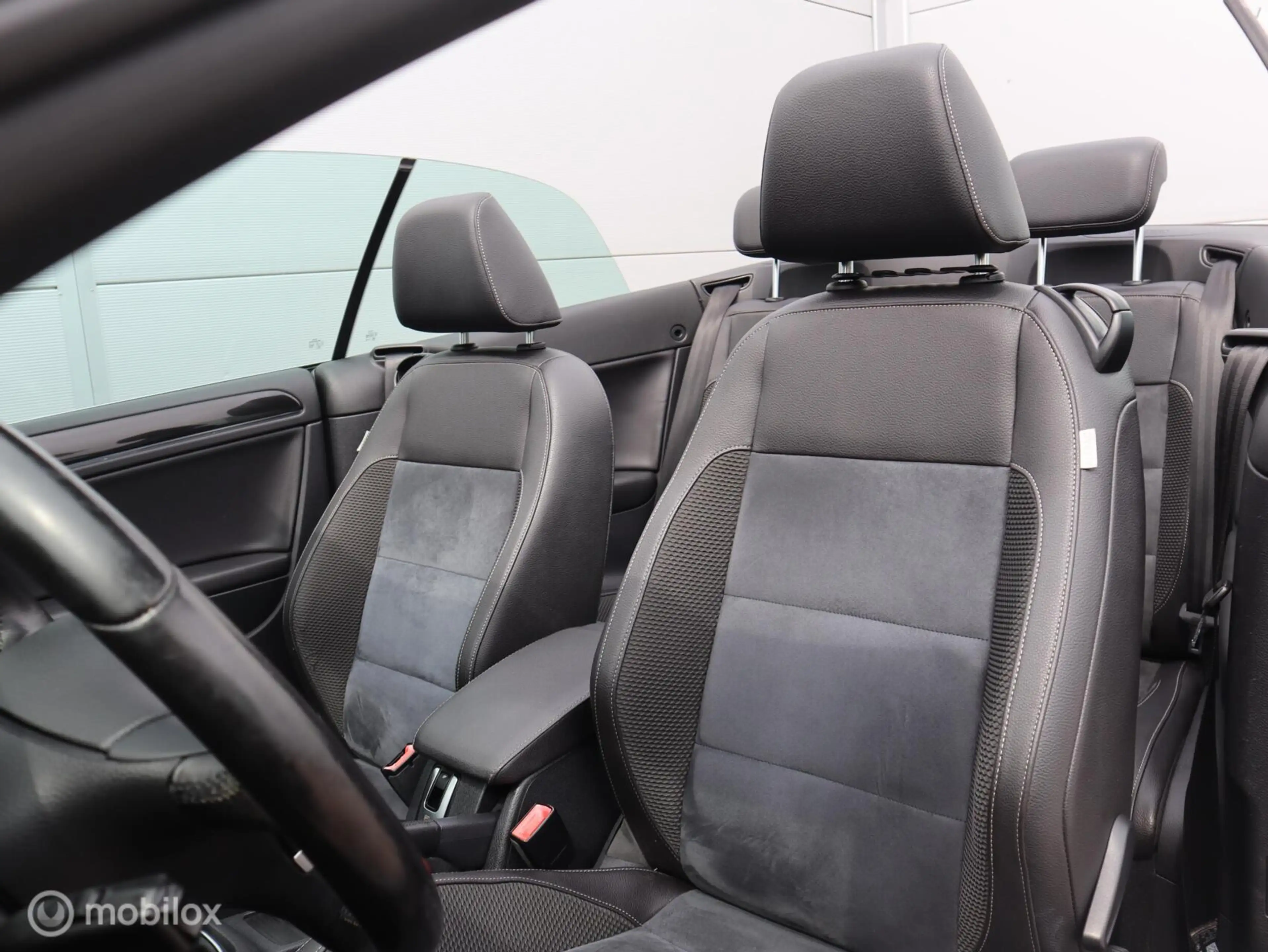 Volkswagen Golf Cabriolet 1.2 TSI Leer Navi LED Cruise Clima — photo 5