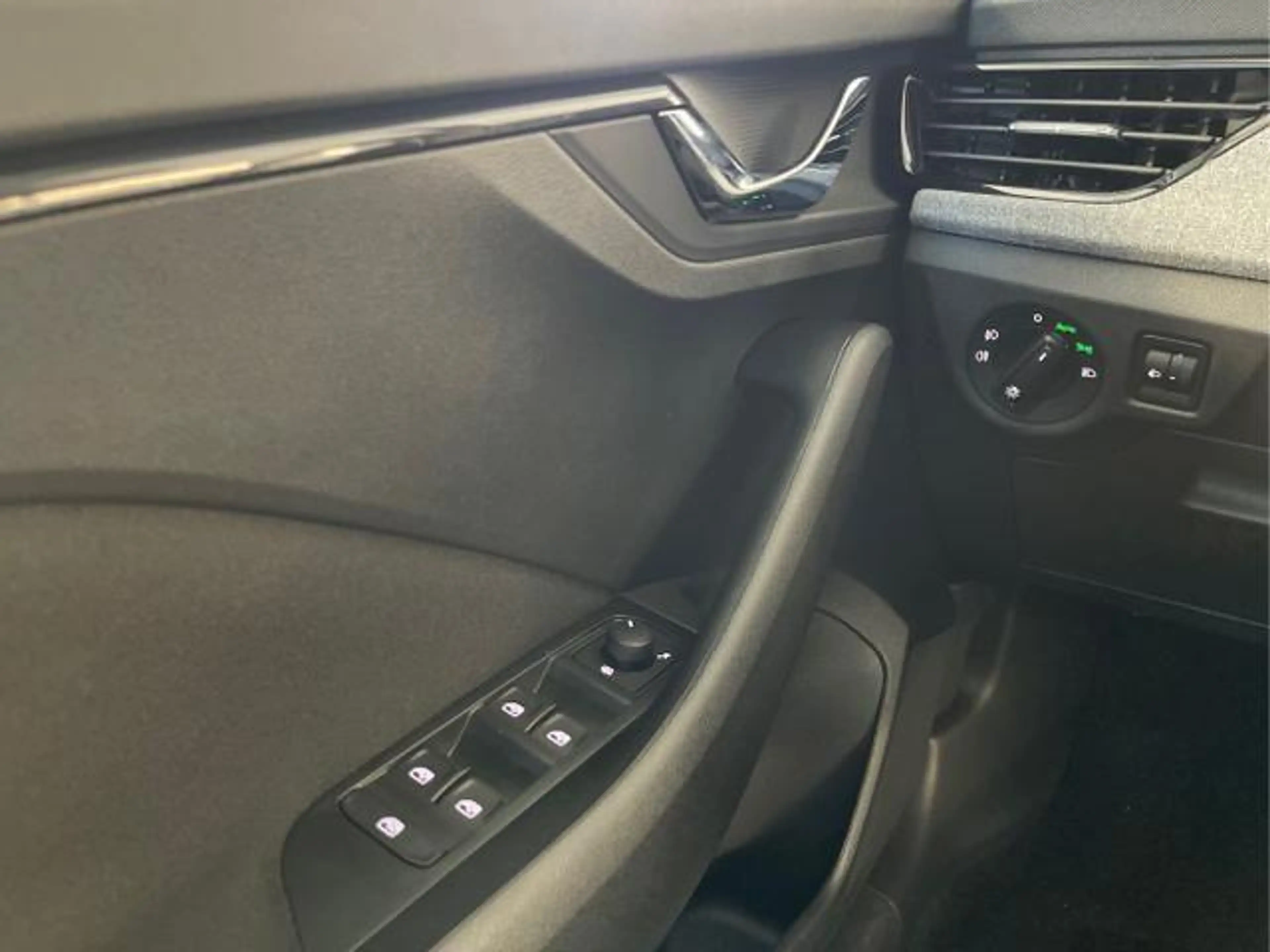 Skoda Kamiq Selection 1.0 TSI DSG Kamera+PDCvohi+Sitzheizung+A — photo 9