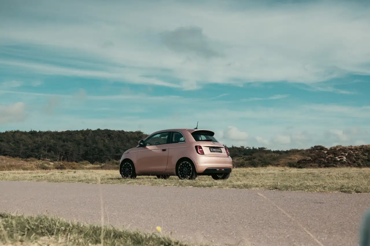 Fiat 500 3+1 La Prima 42 kWh CARPLAY PANORAMADAK LEER, миниатюра 27