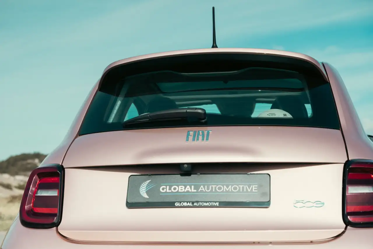 Fiat 500 3+1 La Prima 42 kWh CARPLAY PANORAMADAK LEER, миниатюра 19