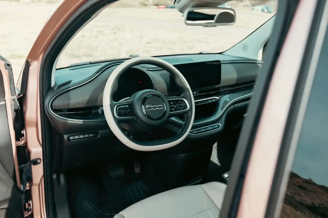 Fiat 500 3+1 La Prima 42 kWh CARPLAY PANORAMADAK LEER, миниатюра 16