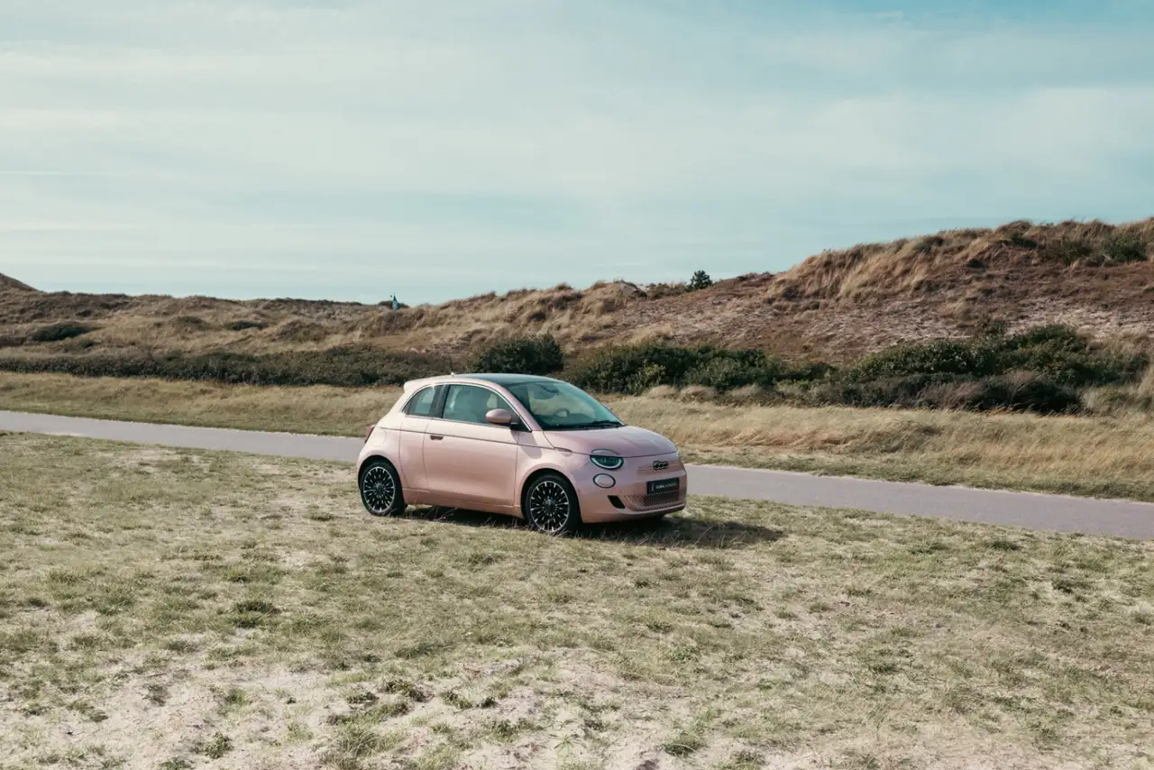 Fiat 500 3+1 La Prima 42 kWh CARPLAY PANORAMADAK LEER, миниатюра 2