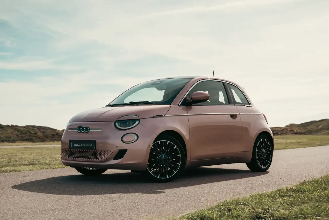 Fiat 500 3+1 La Prima 42 kWh CARPLAY PANORAMADAK LEER