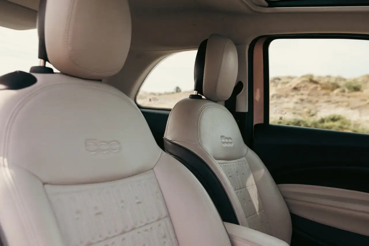 Fiat 500 3+1 La Prima 42 kWh CARPLAY PANORAMADAK LEER, миниатюра 12