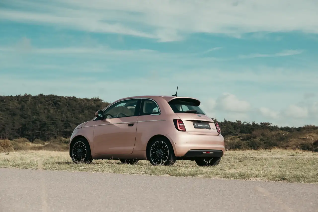 Fiat 500 3+1 La Prima 42 kWh CARPLAY PANORAMADAK LEER, миниатюра 5