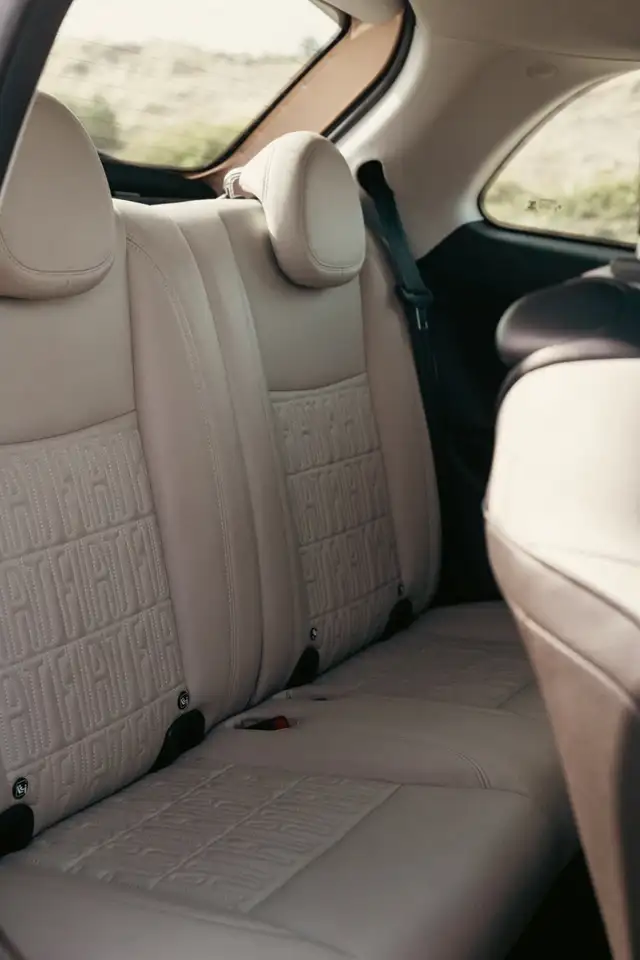 Fiat 500 3+1 La Prima 42 kWh CARPLAY PANORAMADAK LEER, миниатюра 9