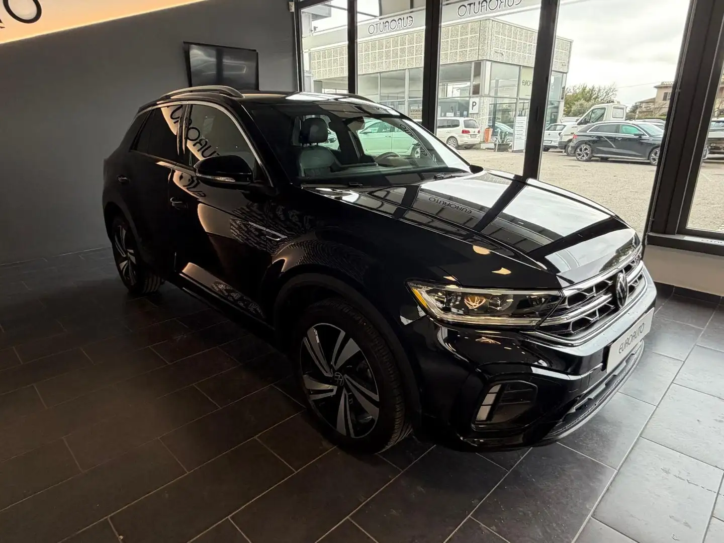 Volkswagen T-Roc T-Roc I 2022 1.0 tsi R-Line 110cv Nero - 2