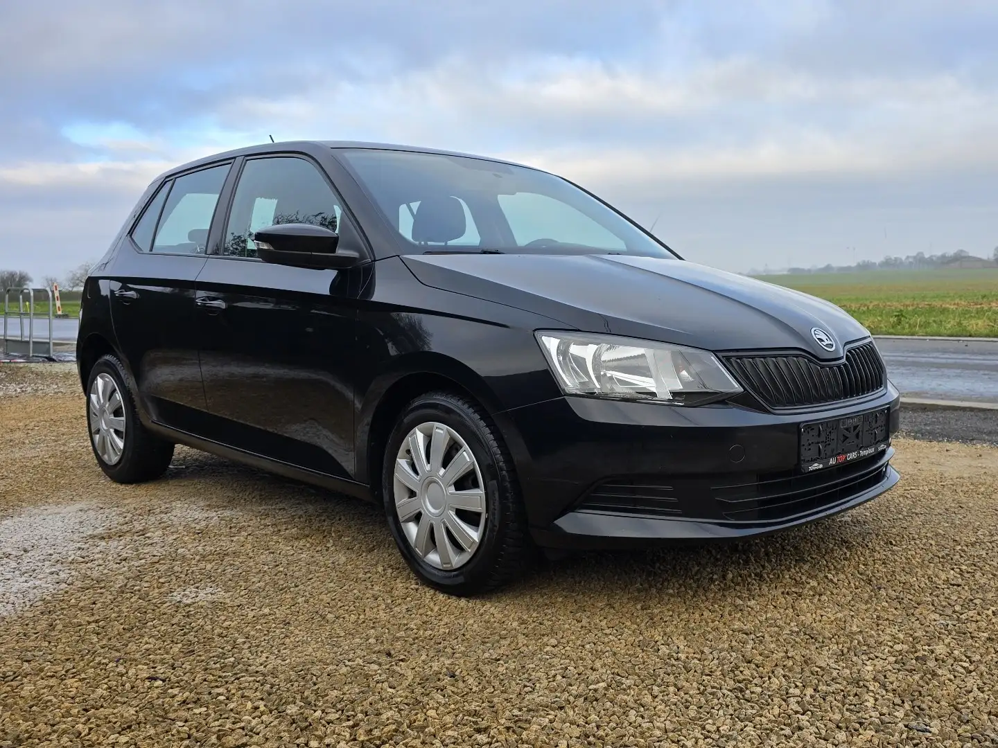 Skoda Fabia 1.0i Ambition Airco Superbe Etat garantie 12 mois Schwarz - 2