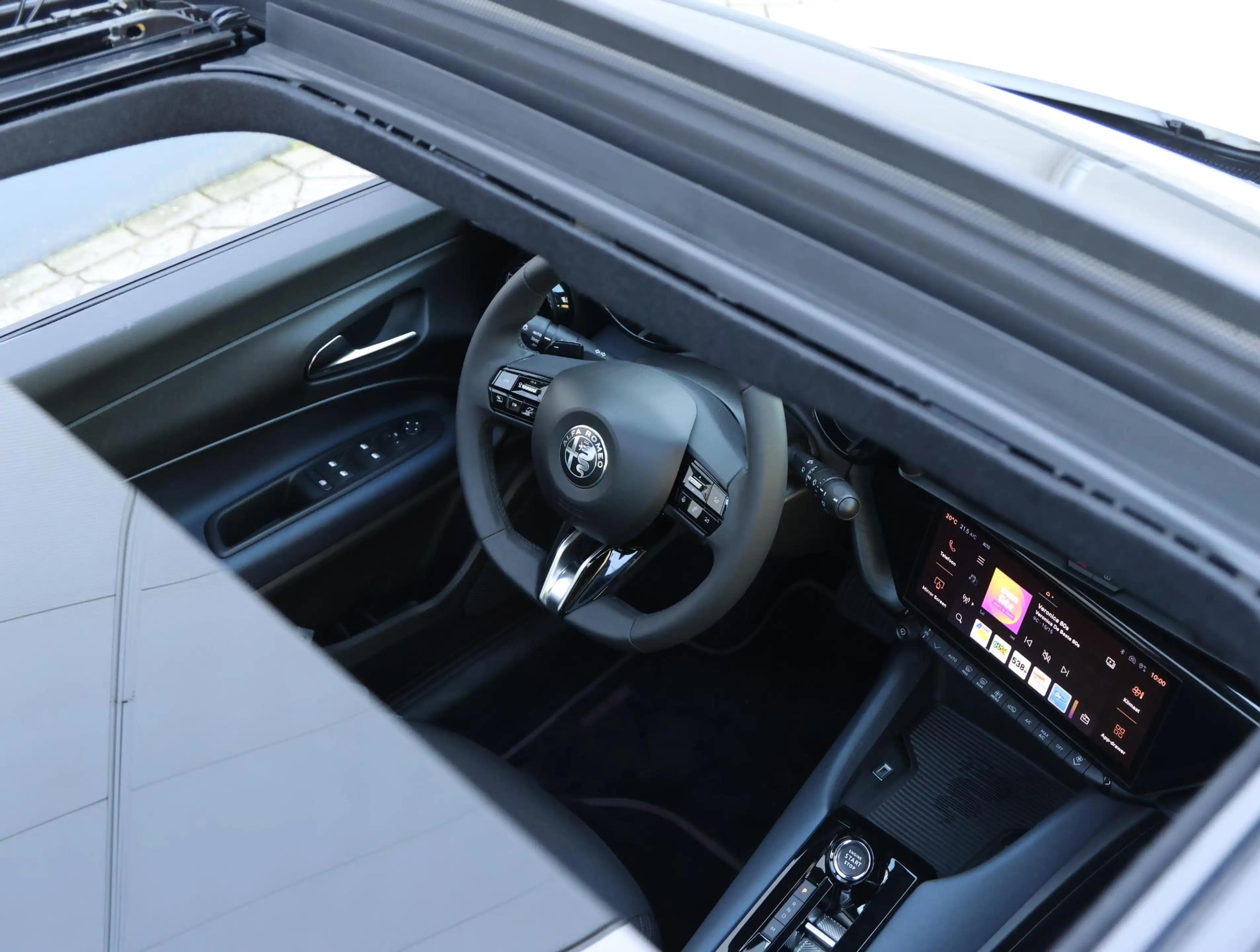 Alfa Romeo Junior 1.2 Turbo Hybrid Ibrida | Panoramadak | Apple Carp — photo 9