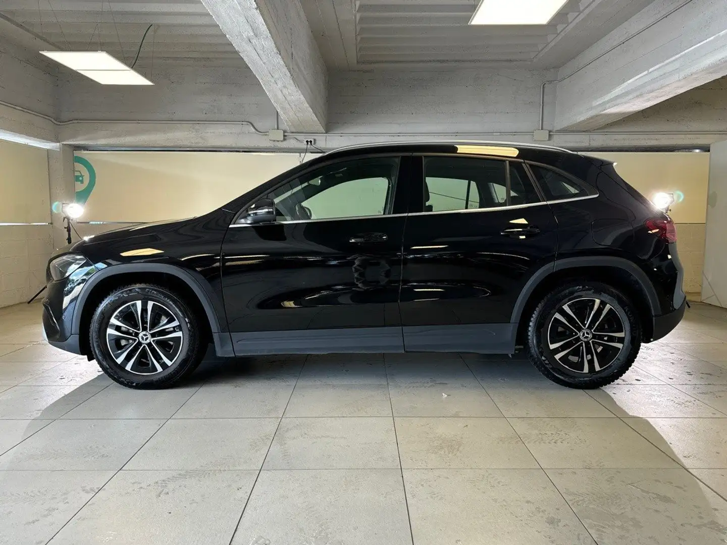 Mercedes-Benz GLA 200 200 d Auto Executive Noir - 2