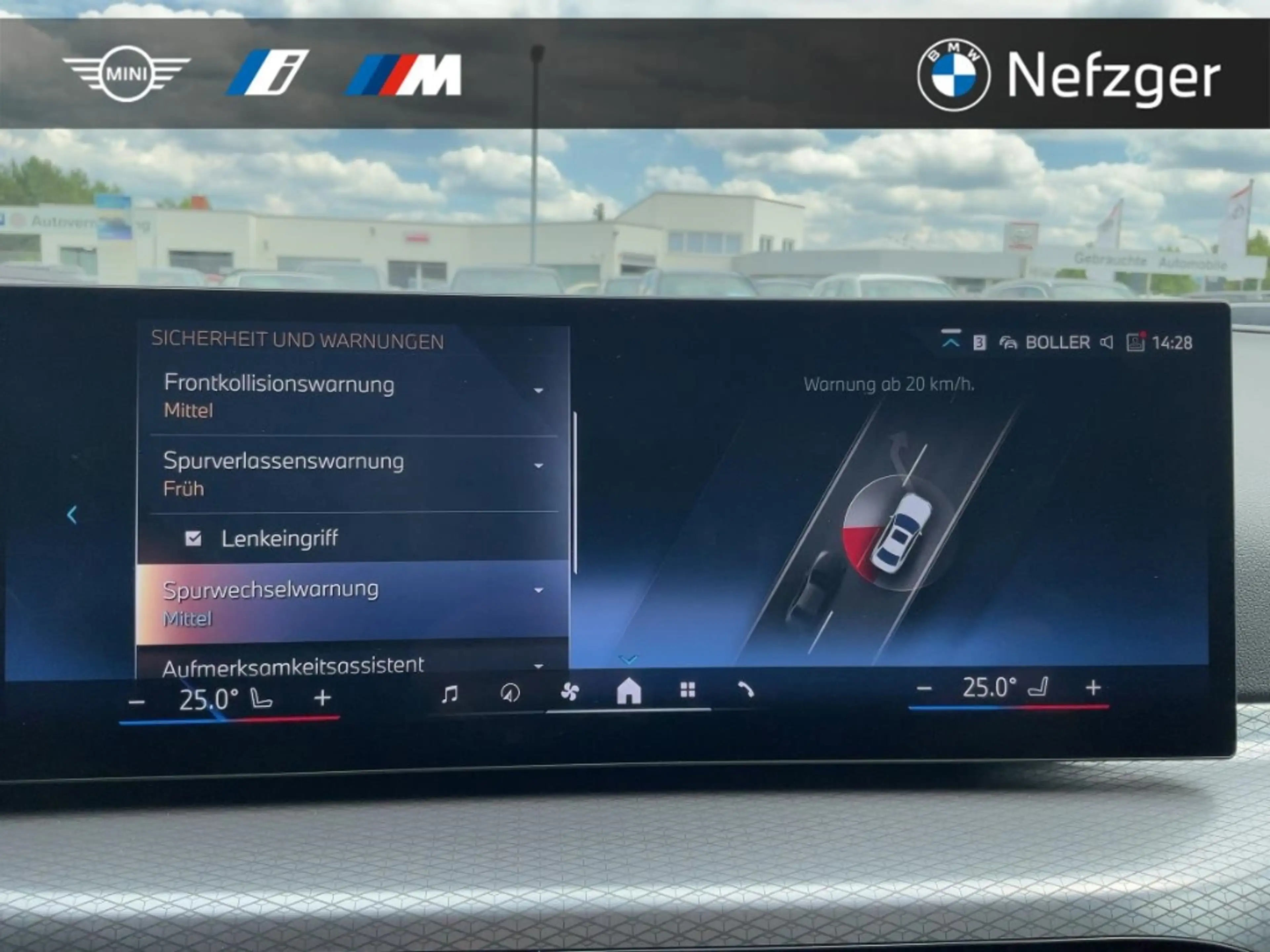 BMW 330 i xDrive Lim. M Sport Pro HUD 360° ACC AHK — photo 15