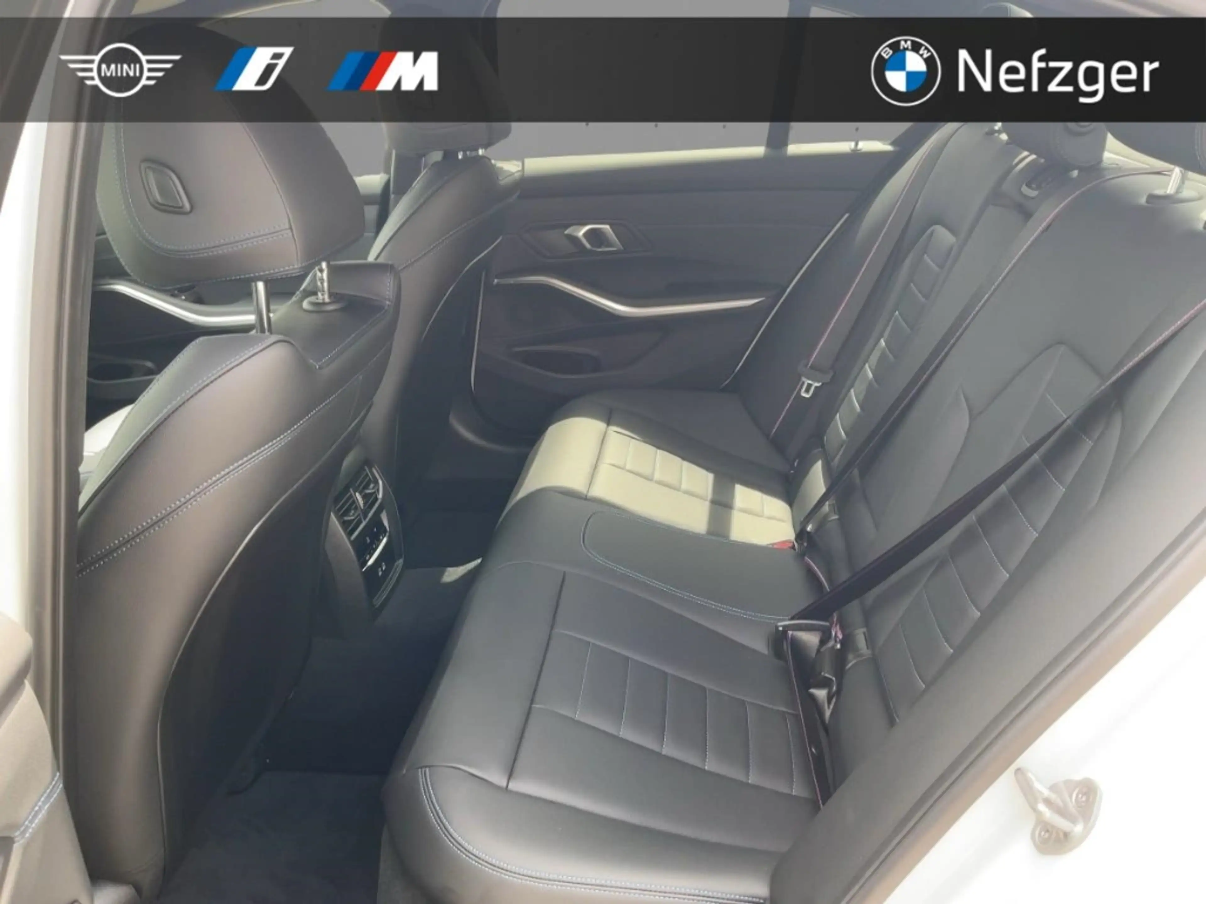 BMW 330 i xDrive Lim. M Sport Pro HUD 360° ACC AHK — photo 9