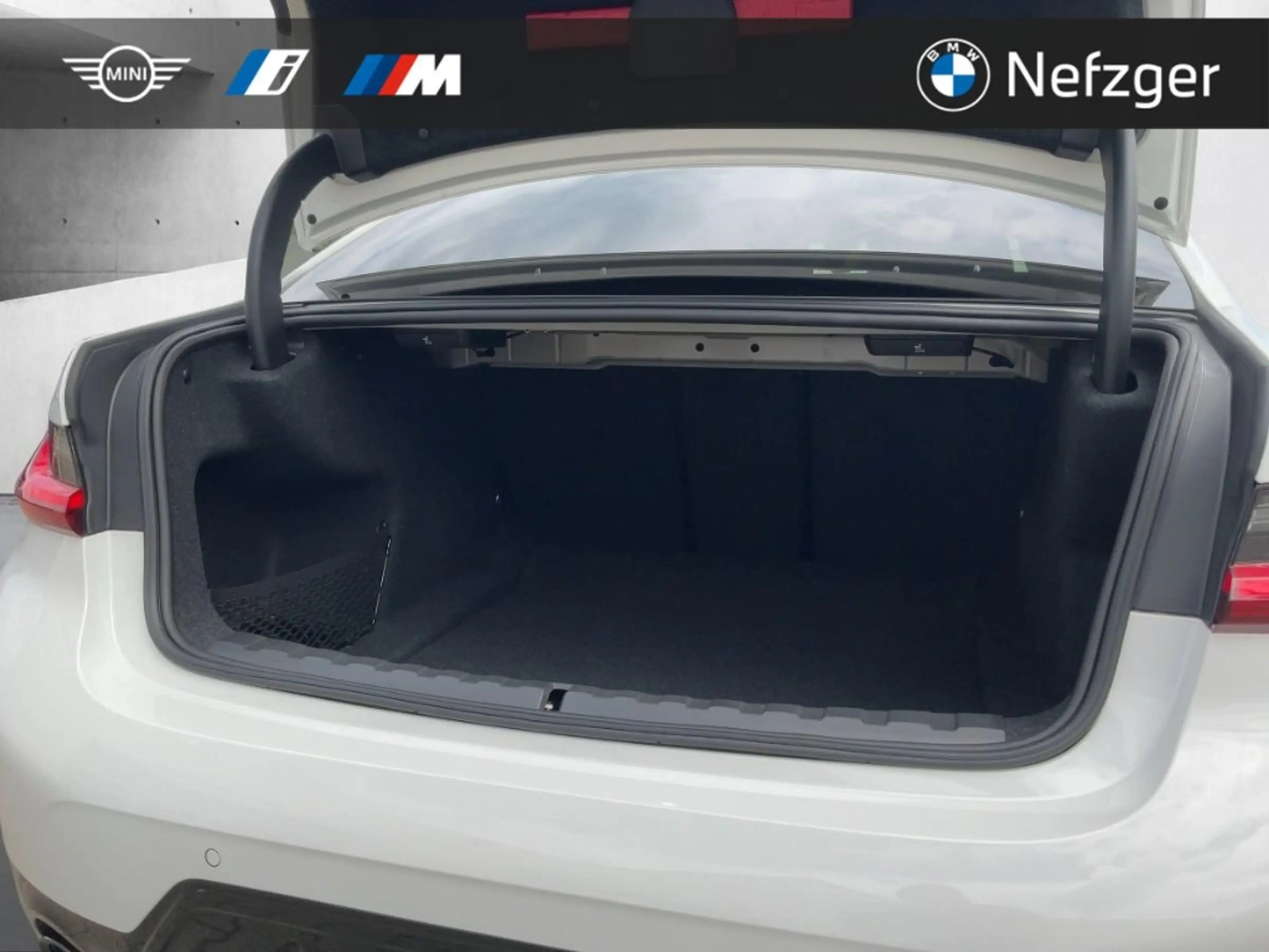 BMW 330 i xDrive Lim. M Sport Pro HUD 360° ACC AHK — photo 6